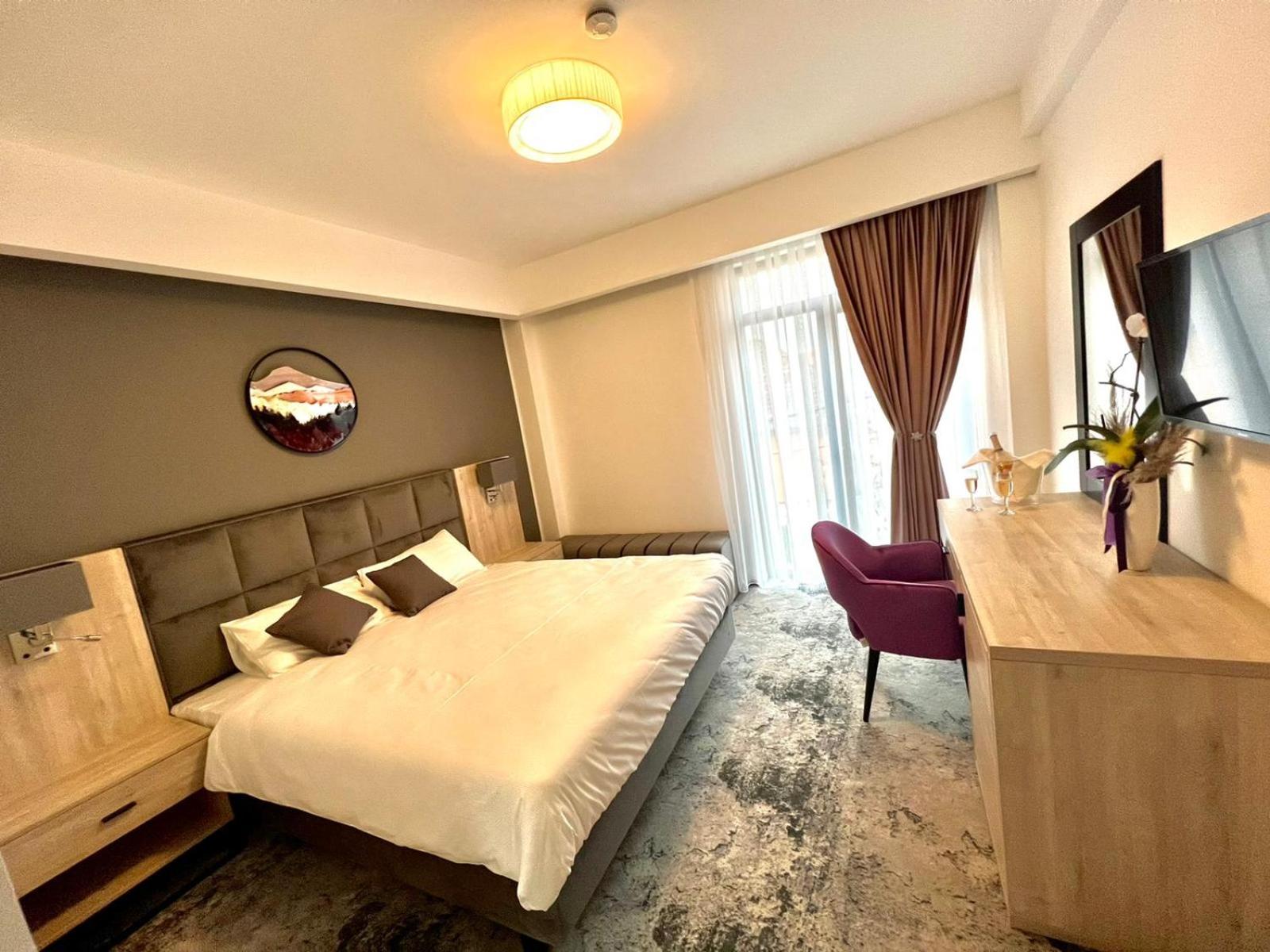 Double Room - Photo 6