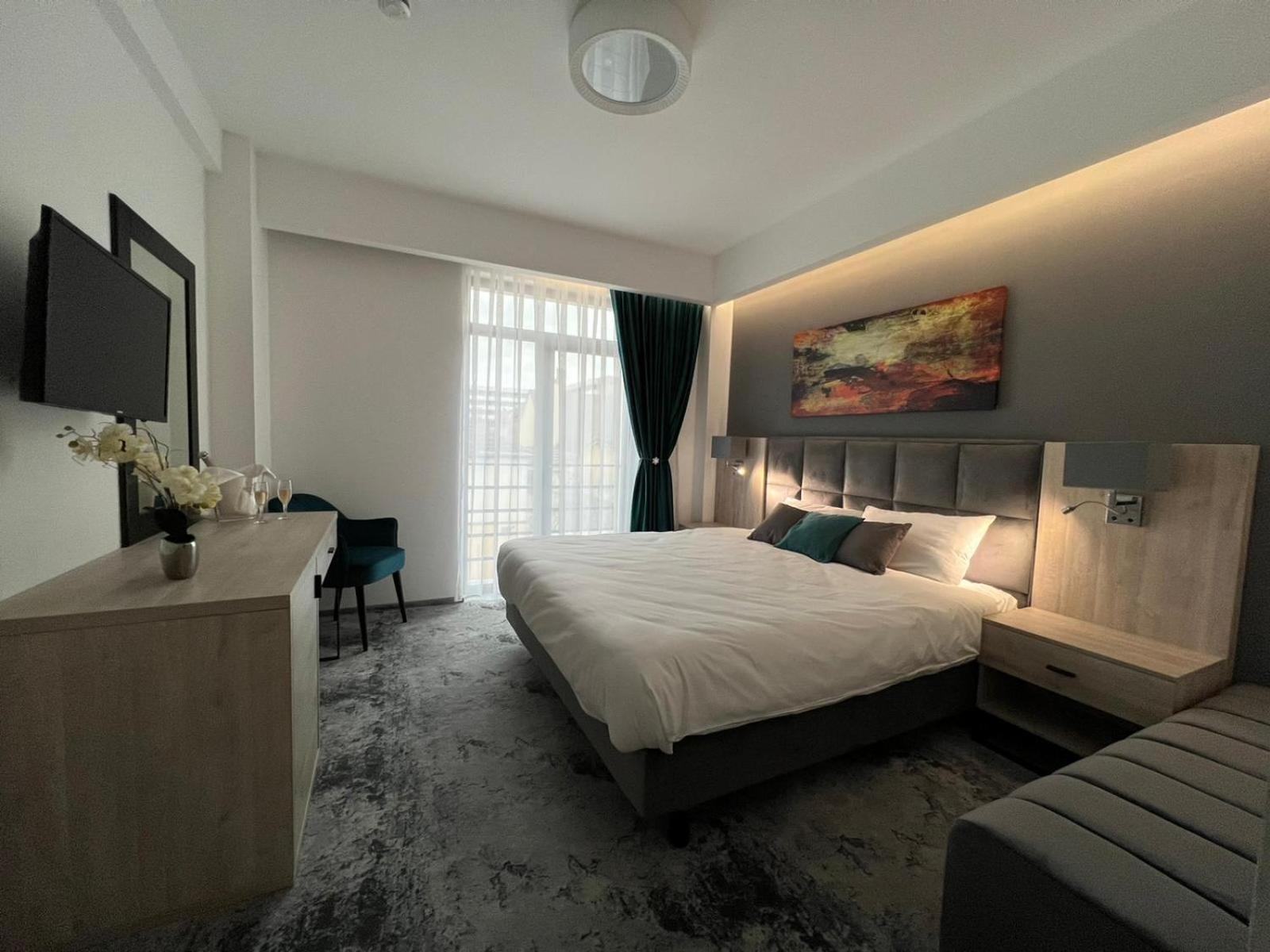 Double Room - Photo 11
