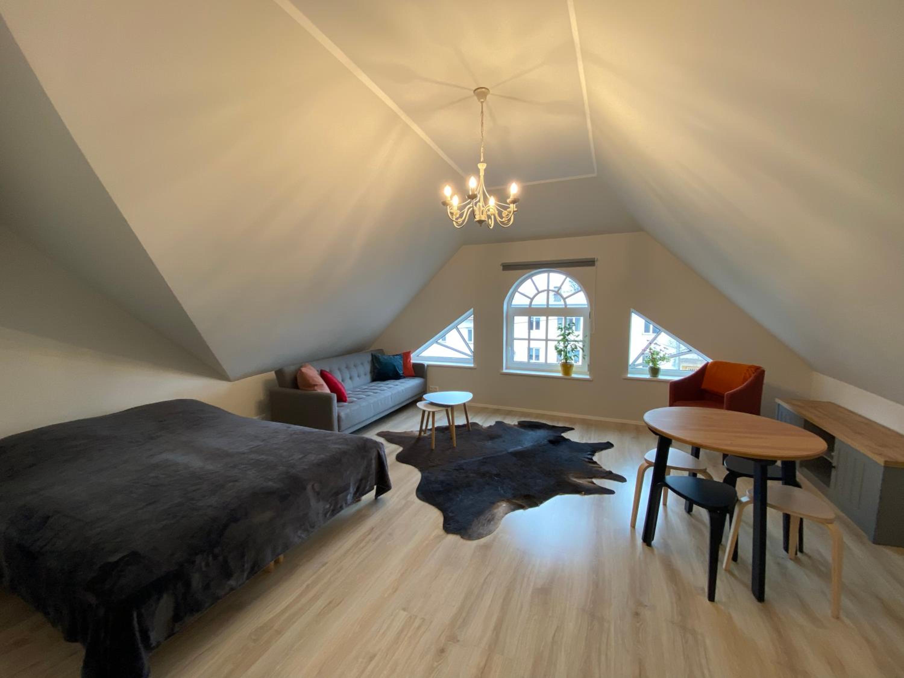 One-Bedroom Apartment
