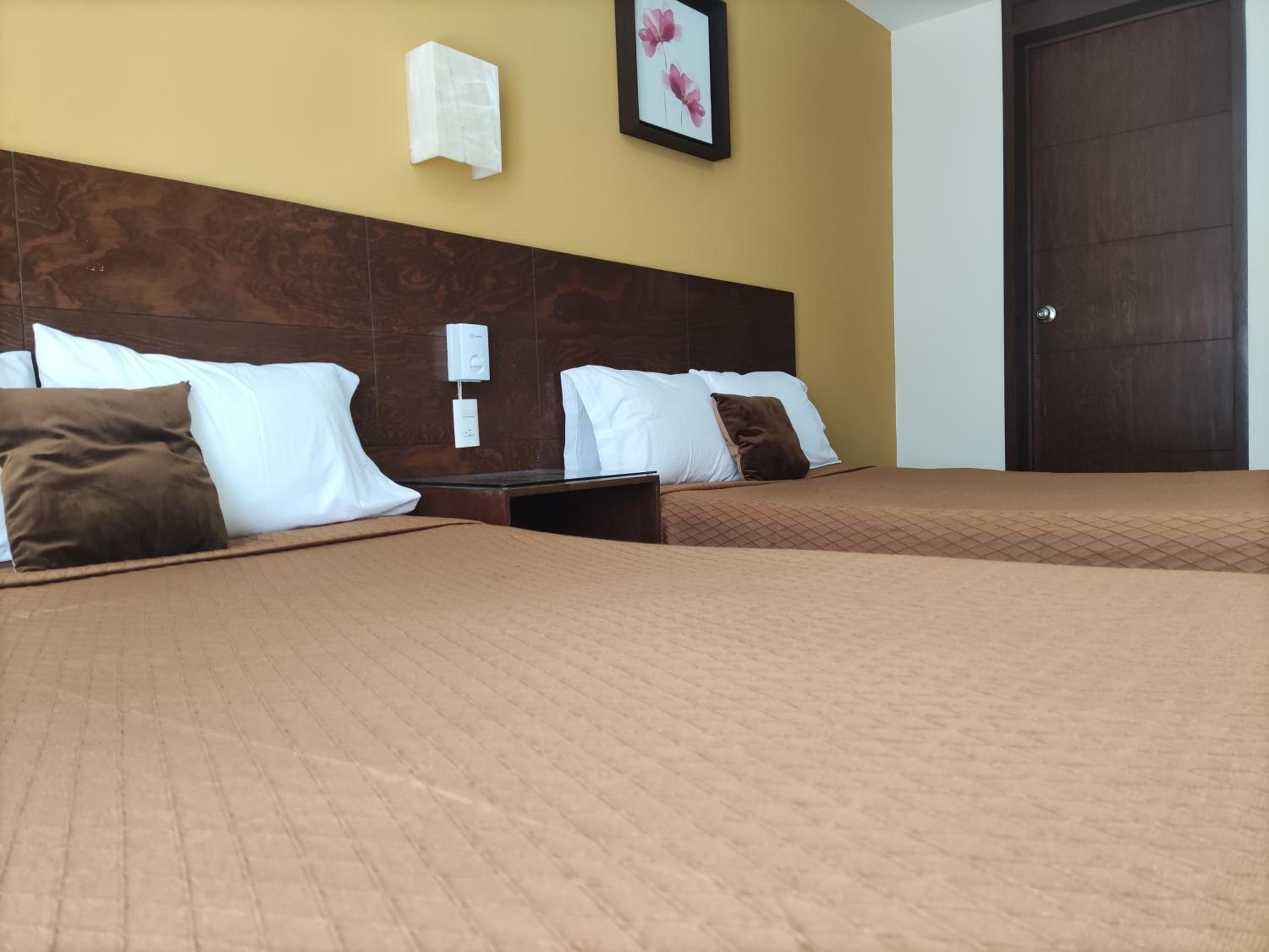 Deluxe Double Room with Two Double Beds - Photo 34