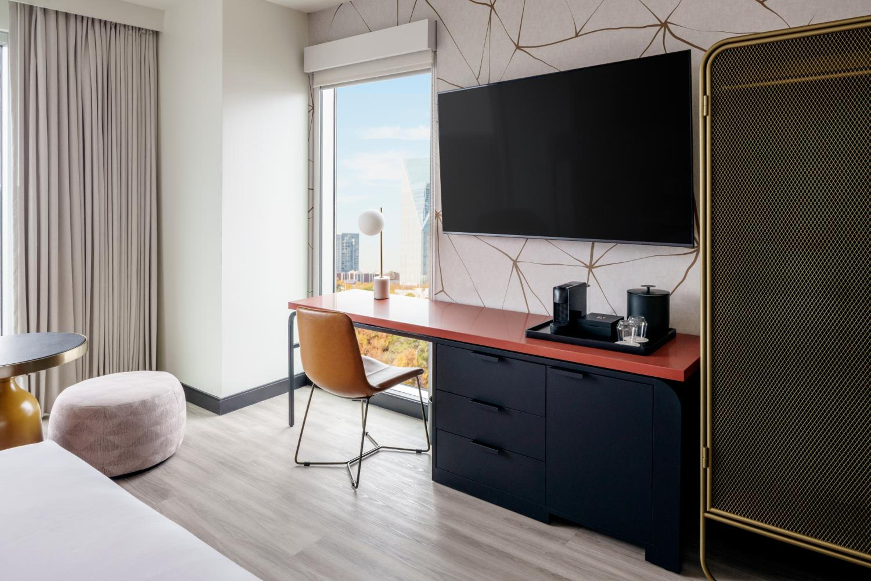 Corner King Room - High Floor - Photo 4