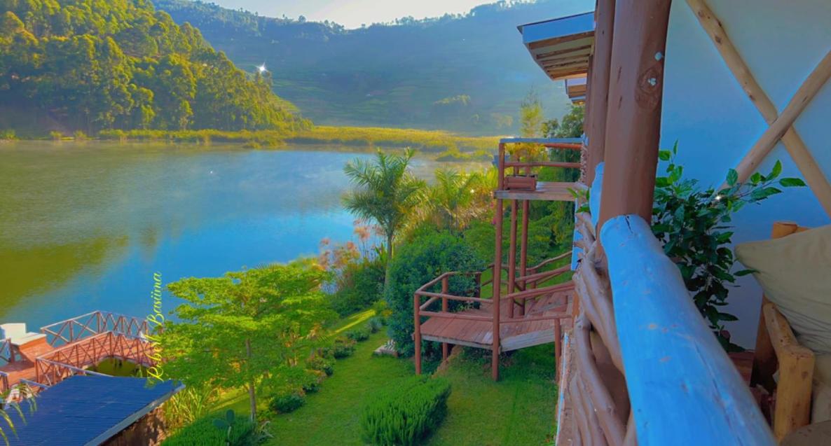 Suite with Lake View photo 2