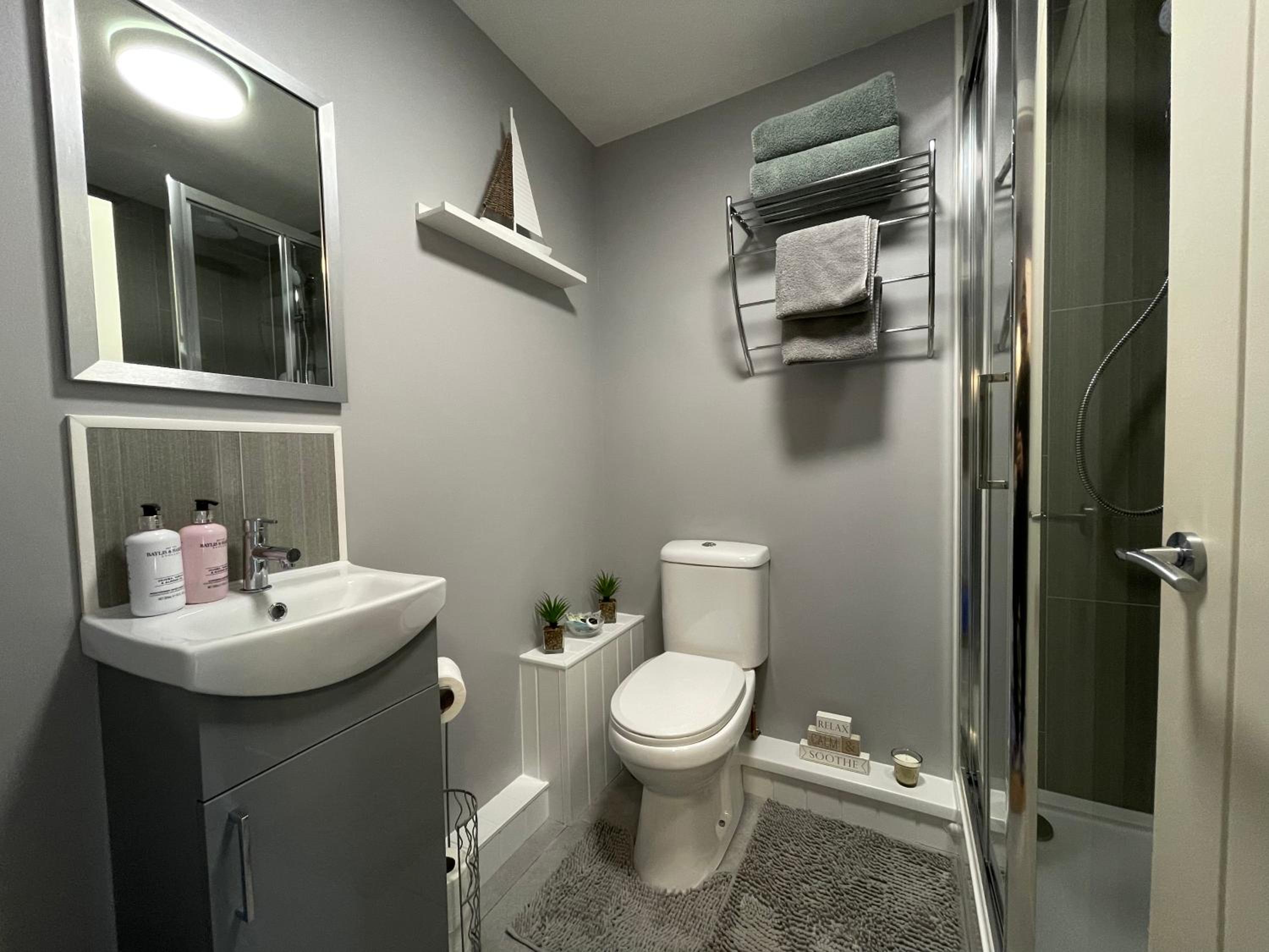 One-Bedroom House - Photo 10