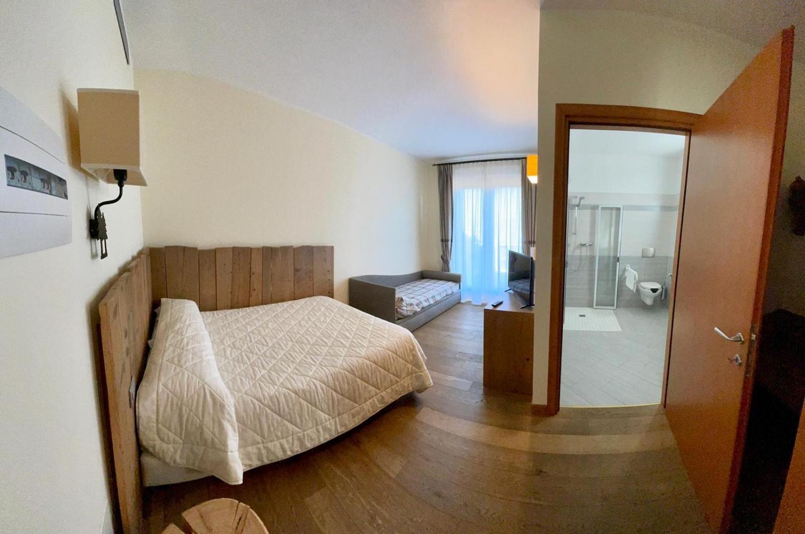 Standard Triple Room photo 2