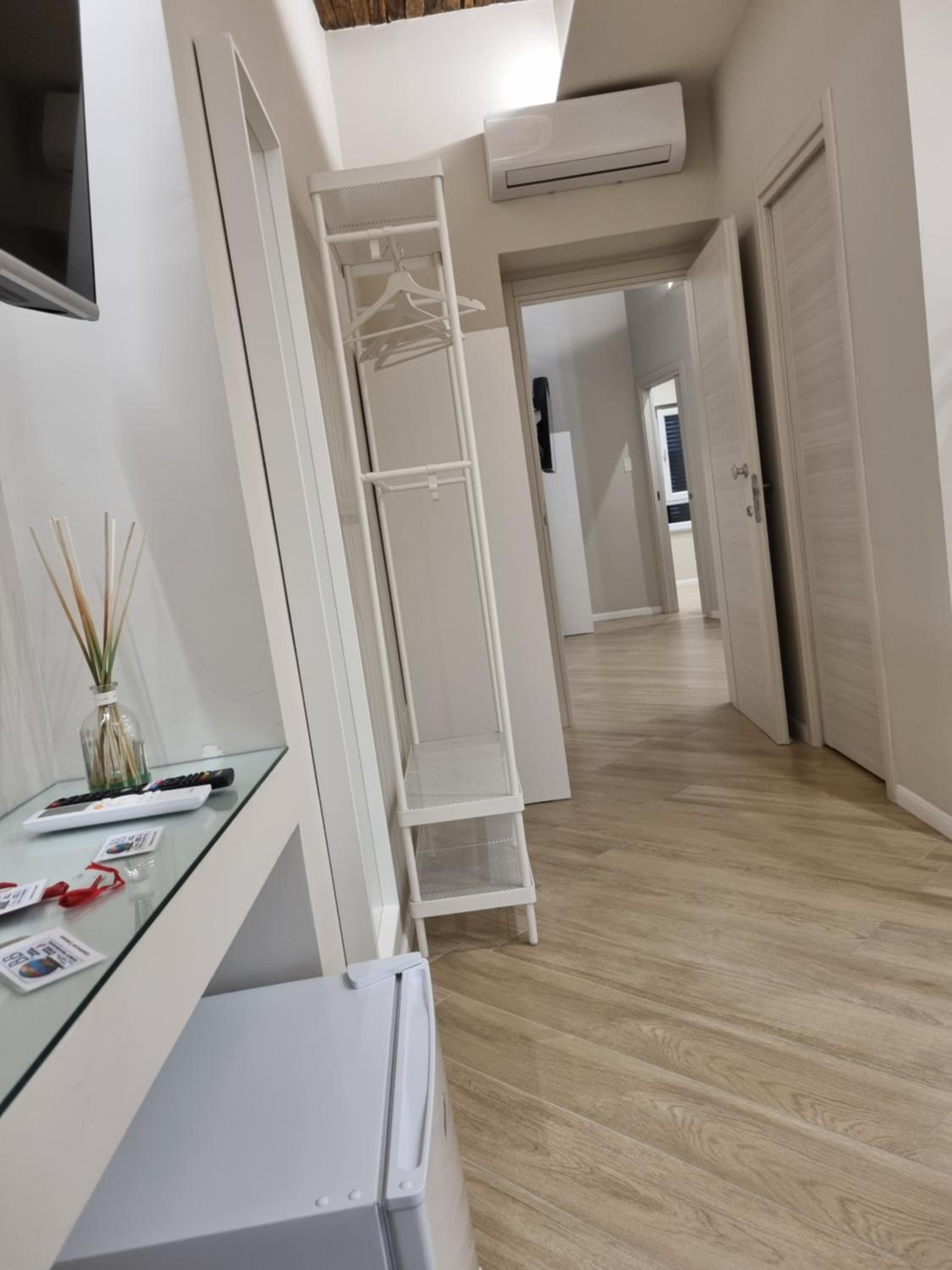 One-Bedroom House - Photo 47