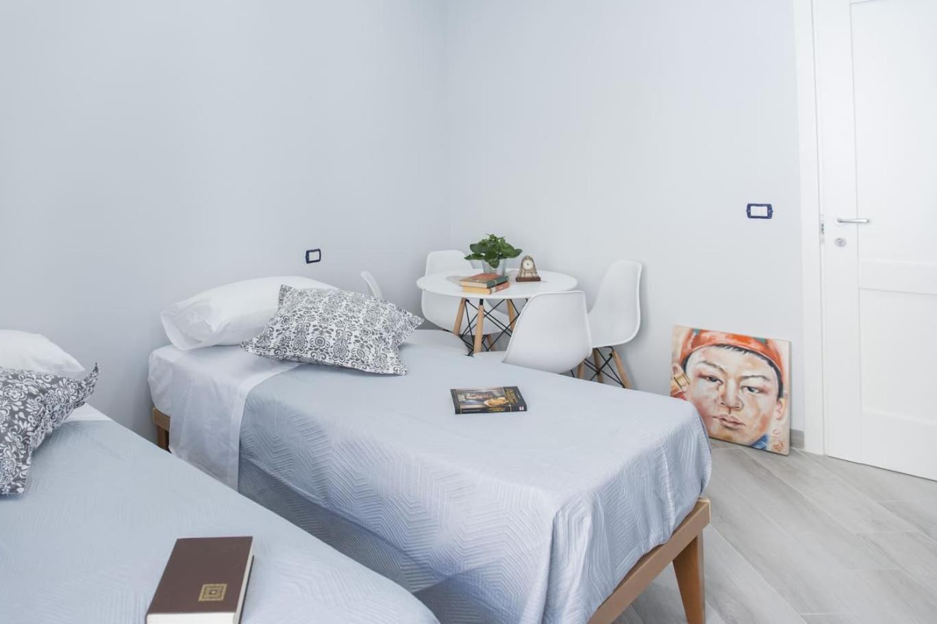 Twin Room with Private Bathroom - Photo 1