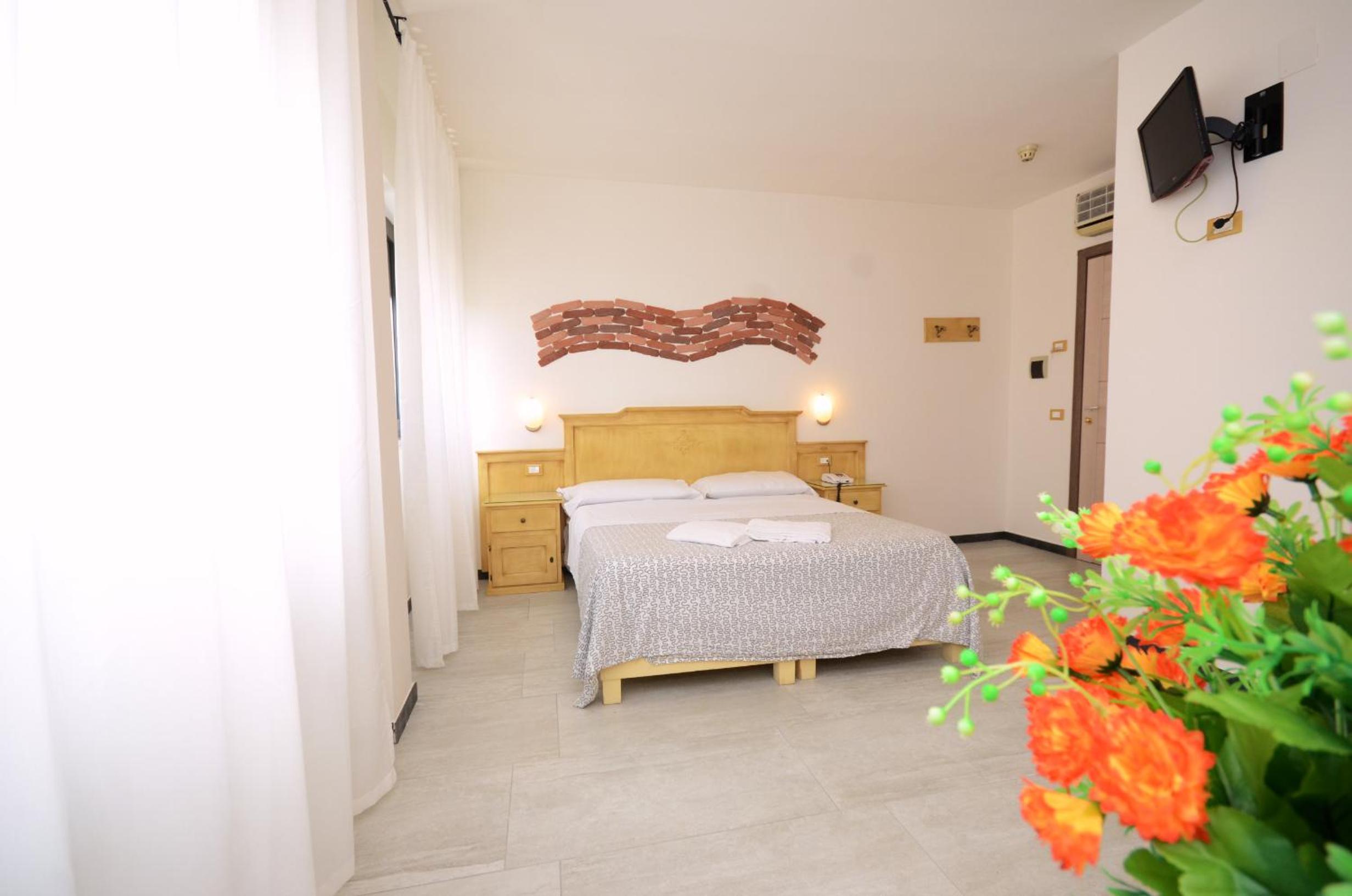 Double Room photo 3