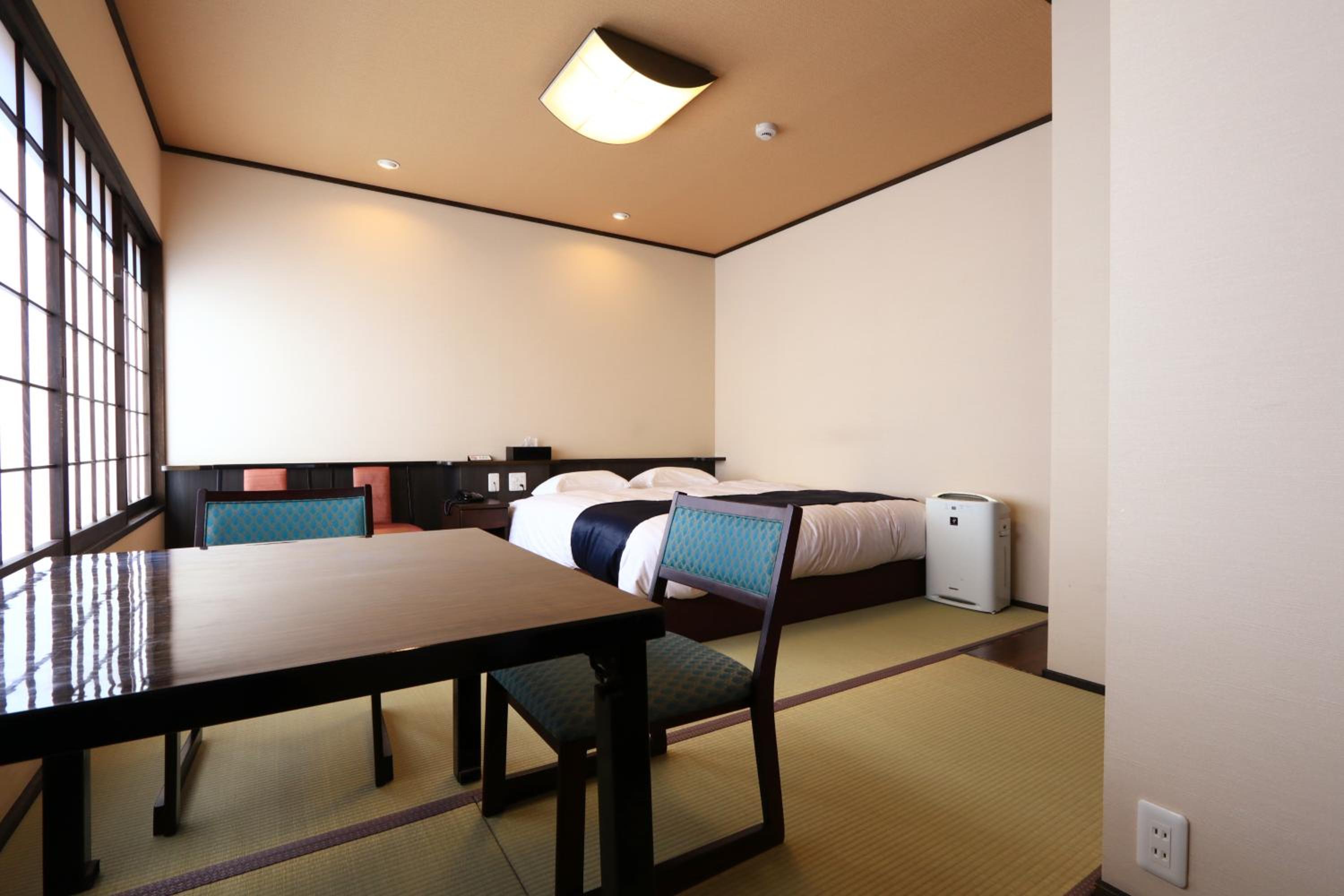 Double Room with Private Bathroom photo 2