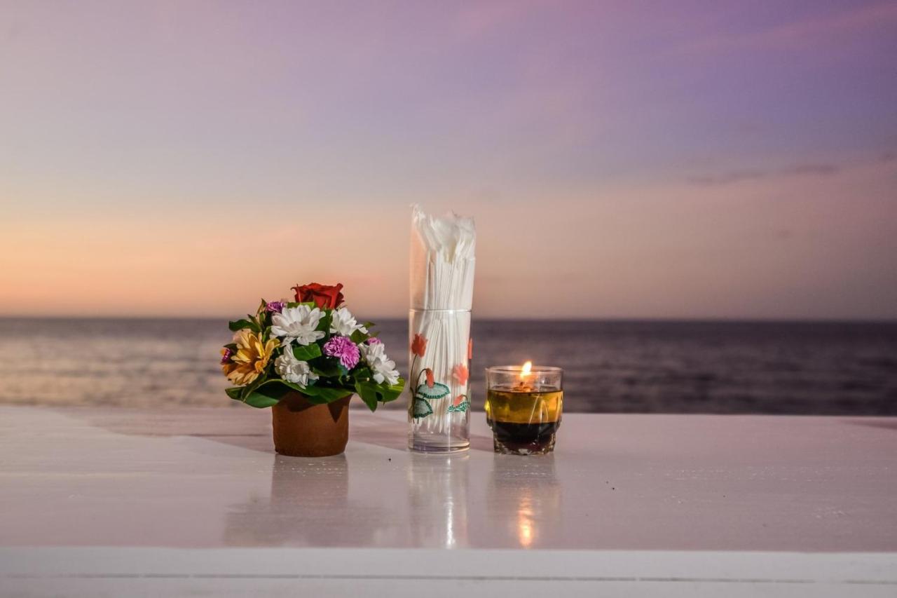 Deluxe Bungalow with Sea View - Photo 11
