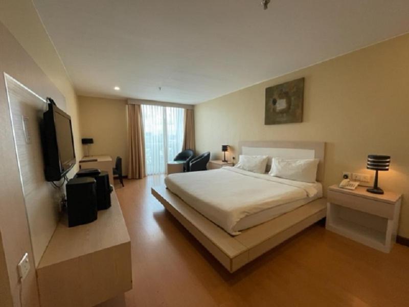 Deluxe King Room - Photo 4