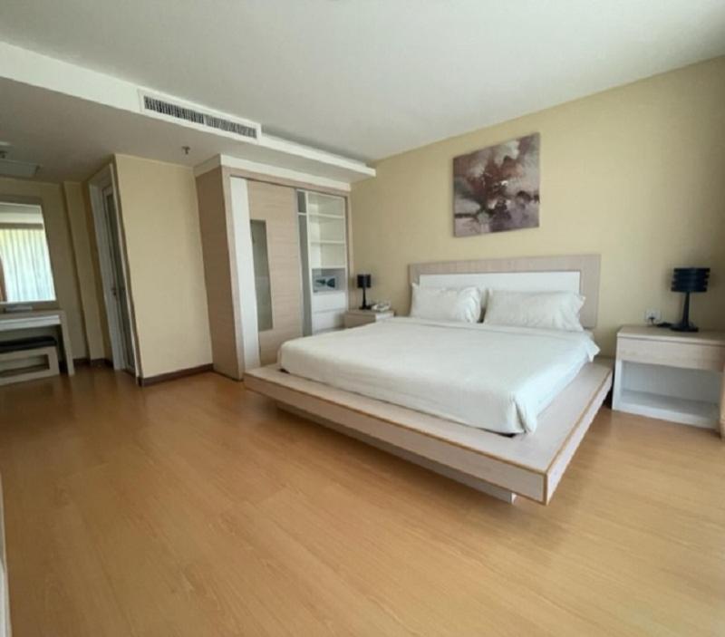 Two-Bedroom Apartment - Photo 3