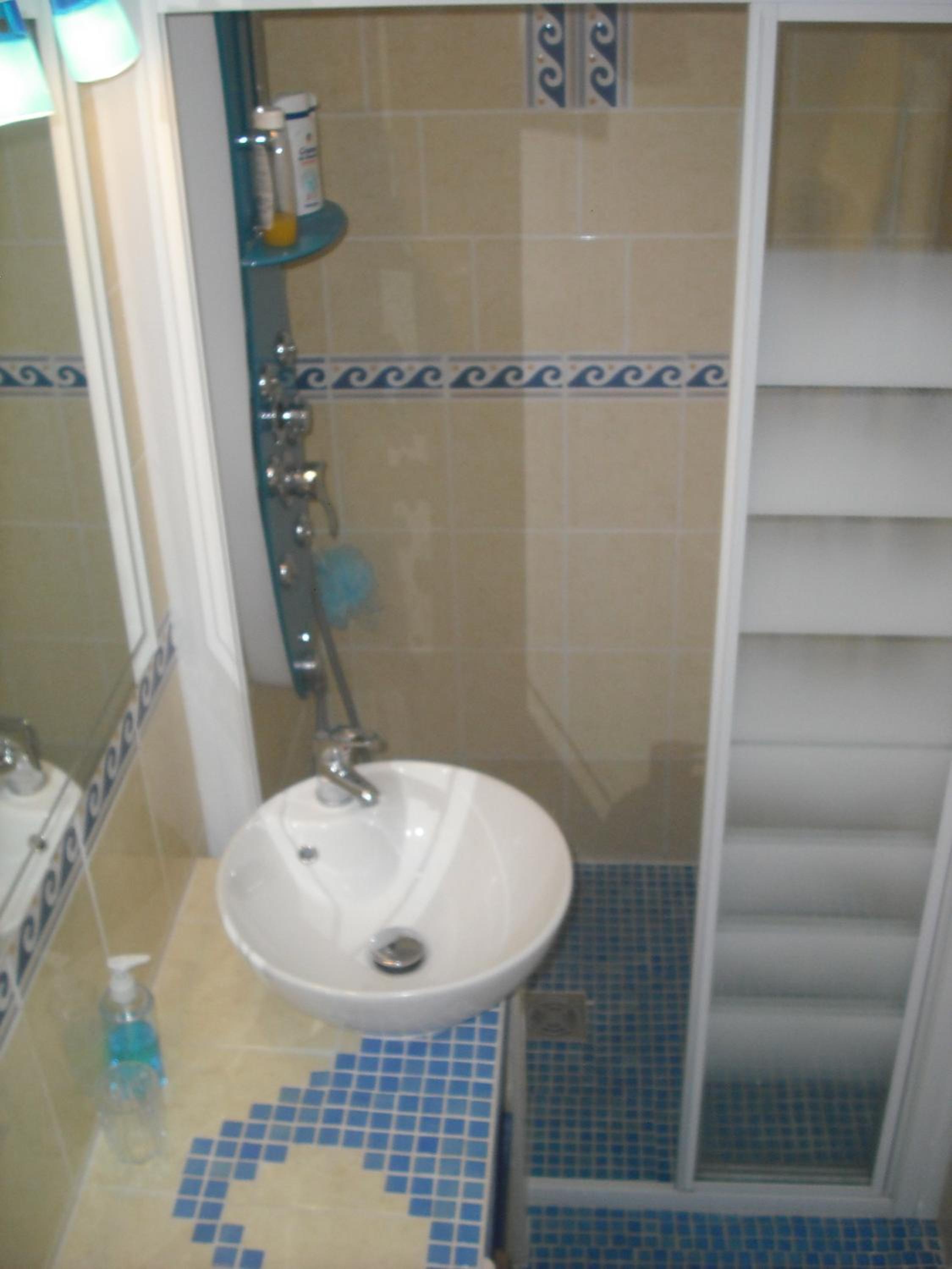 Double Room with Private Bathroom - Photo 1