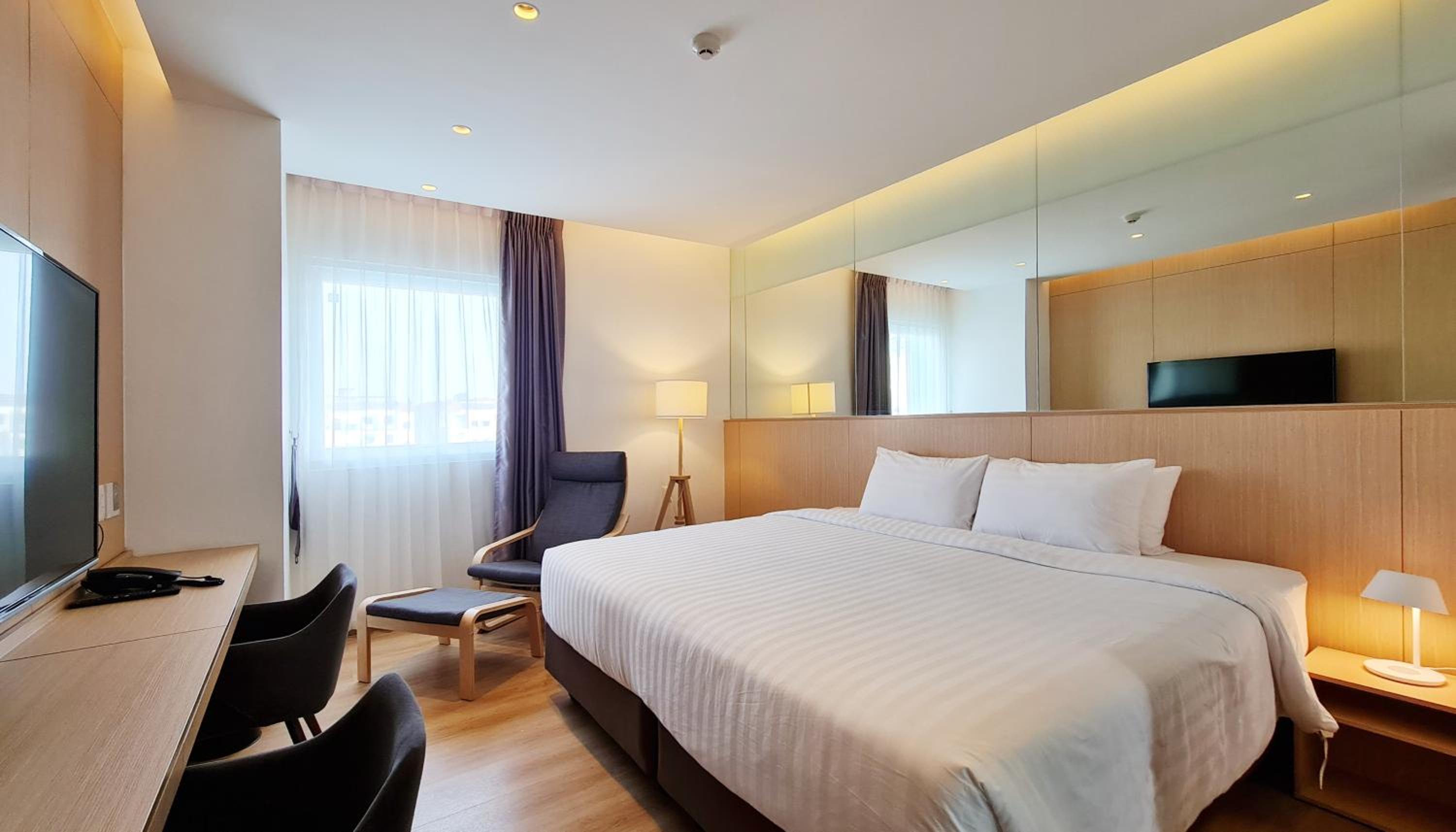 Superior King Suite