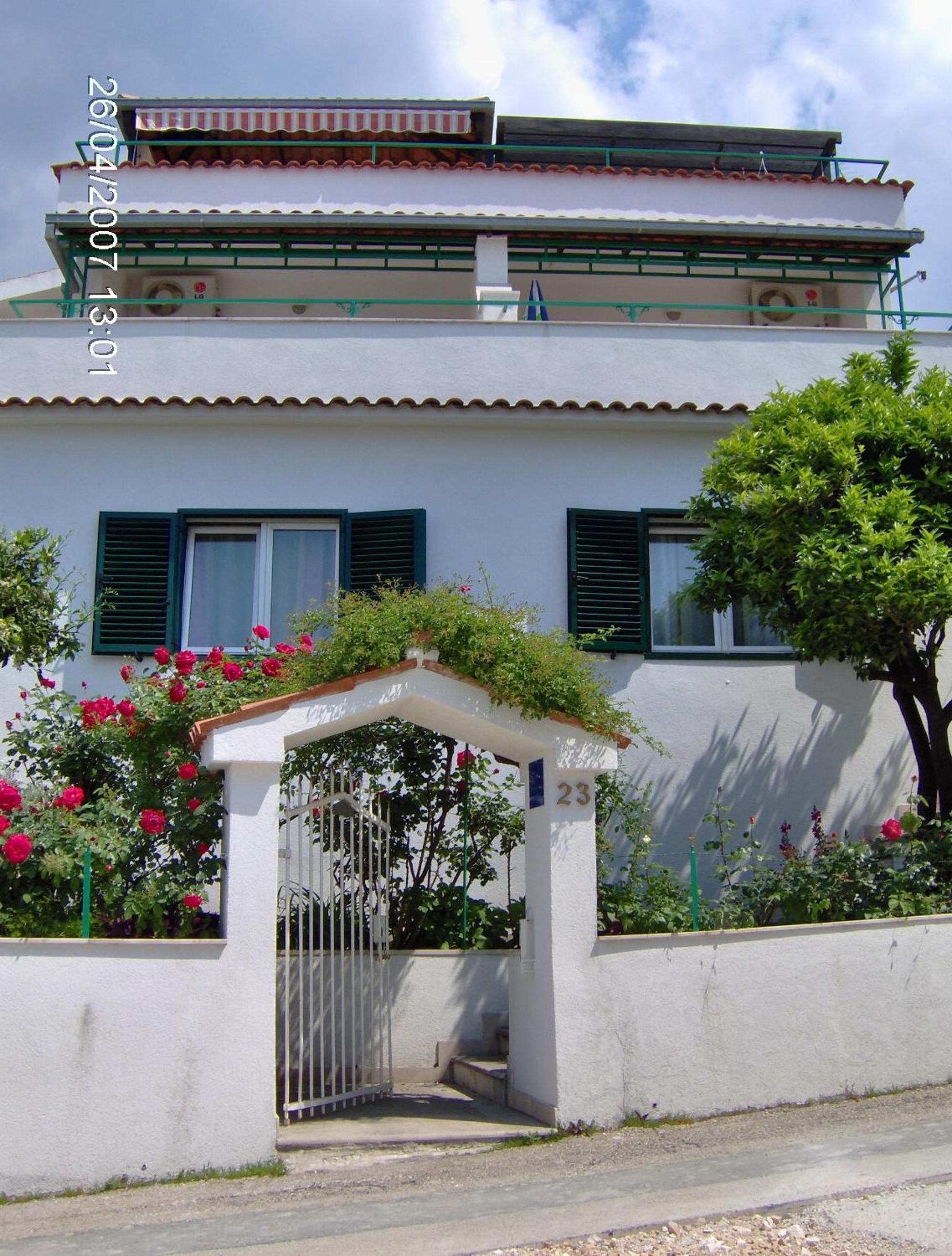 Apartment with Sea View - Photo 41