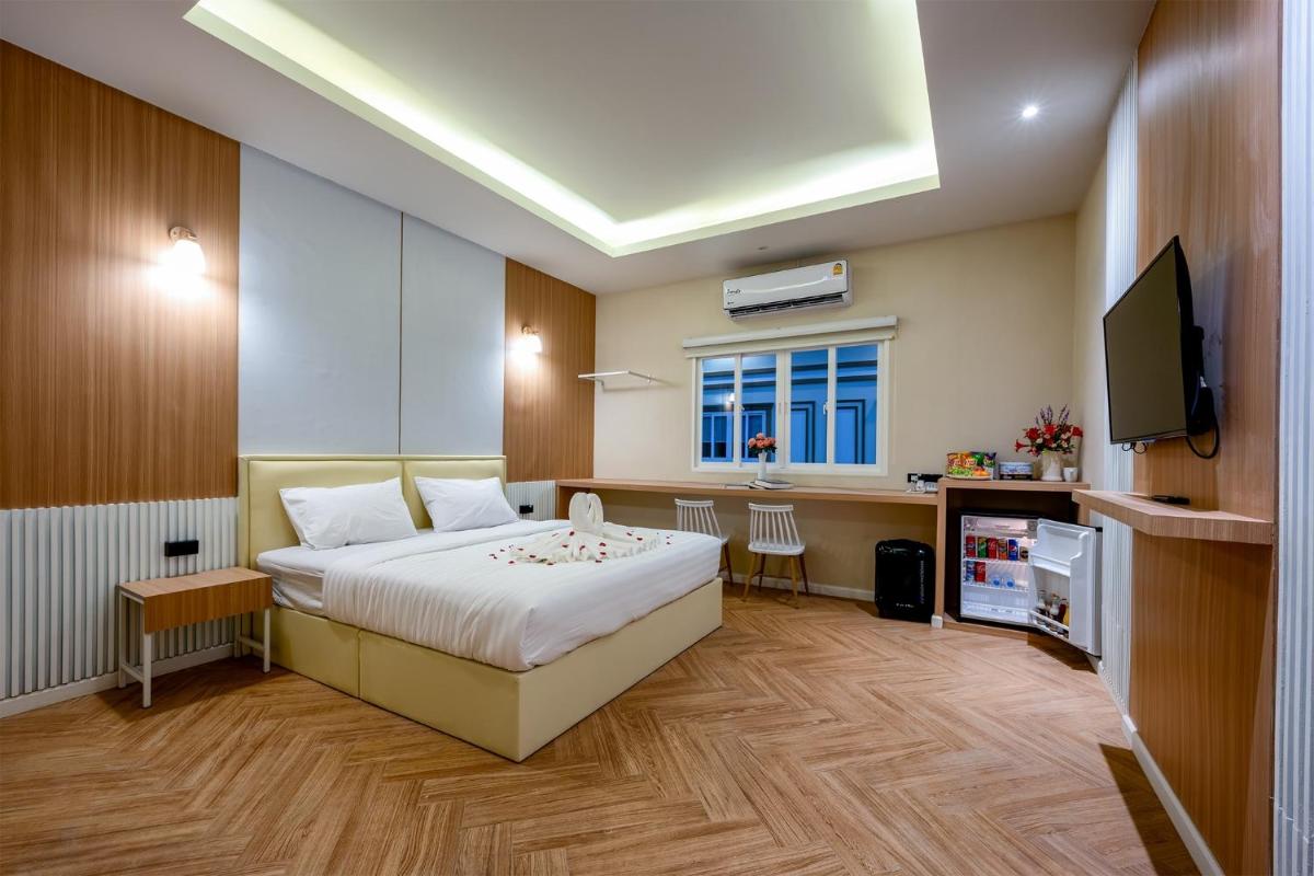 Deluxe Room - Photo 2
