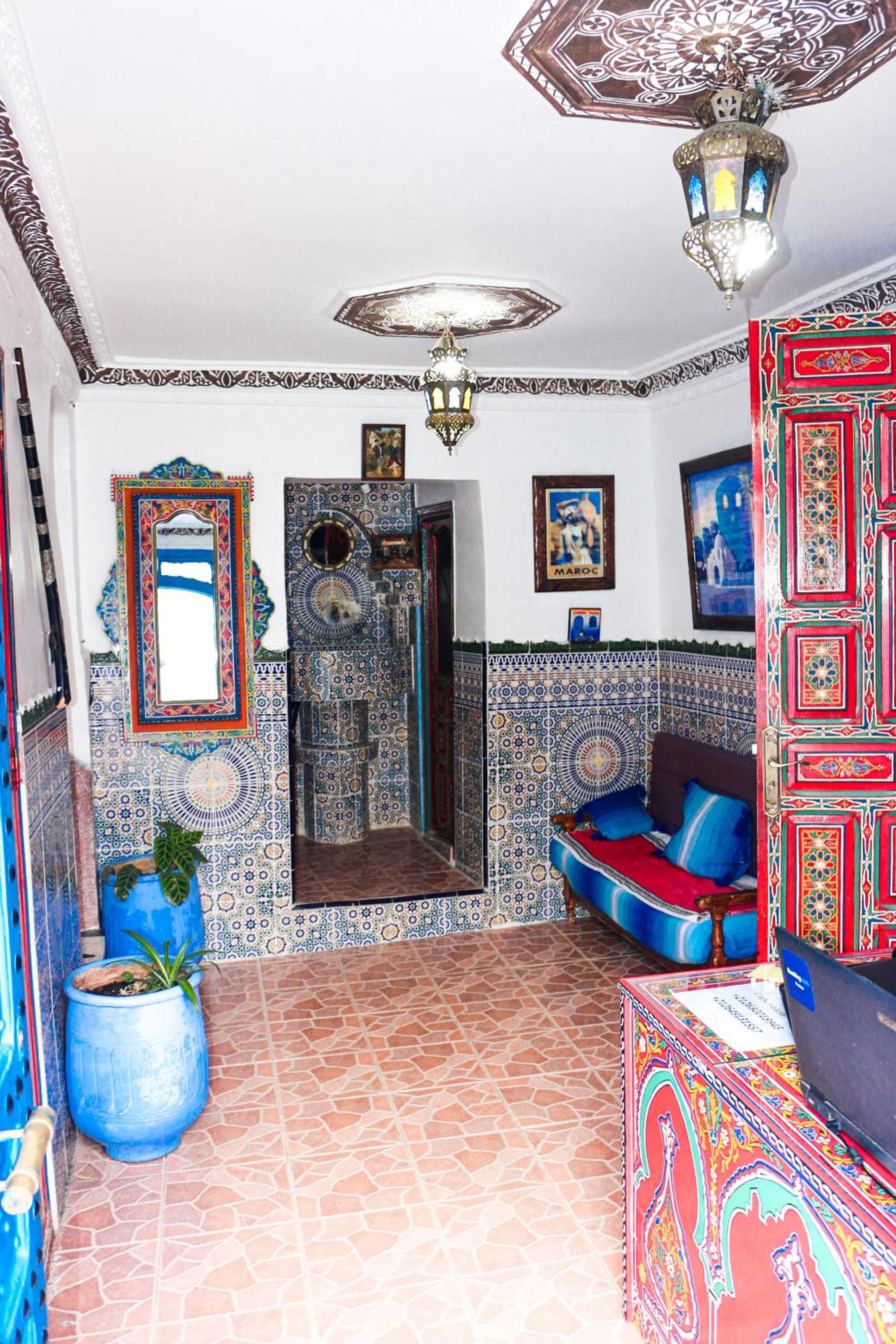 Standard Triple Room with Private Bathroom photo 3