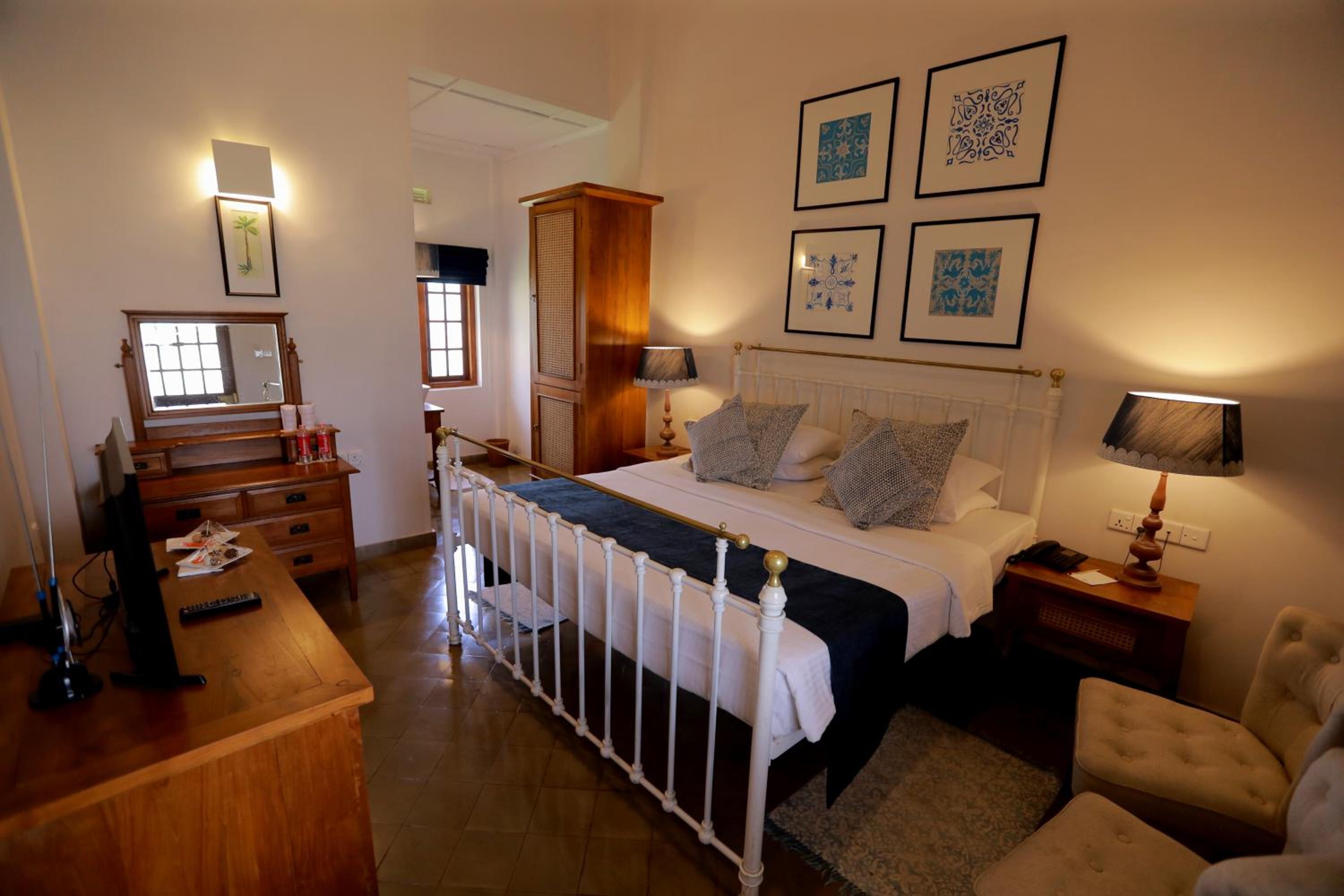 Deluxe Double Room + Early check-in/Late check-out on availability + FREE DROP off at Railway Station + 20% discount on Adisham Bungalow Excursion photo 2