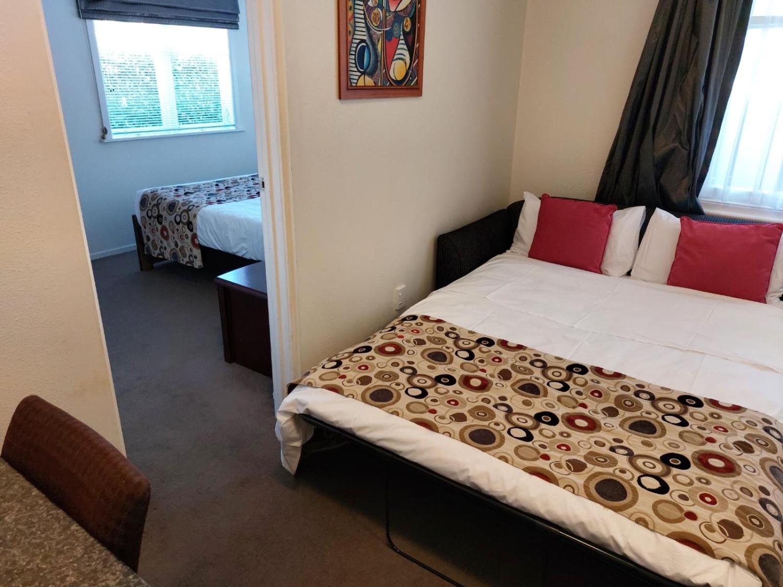 One-Bedroom Apartment - Photo 11