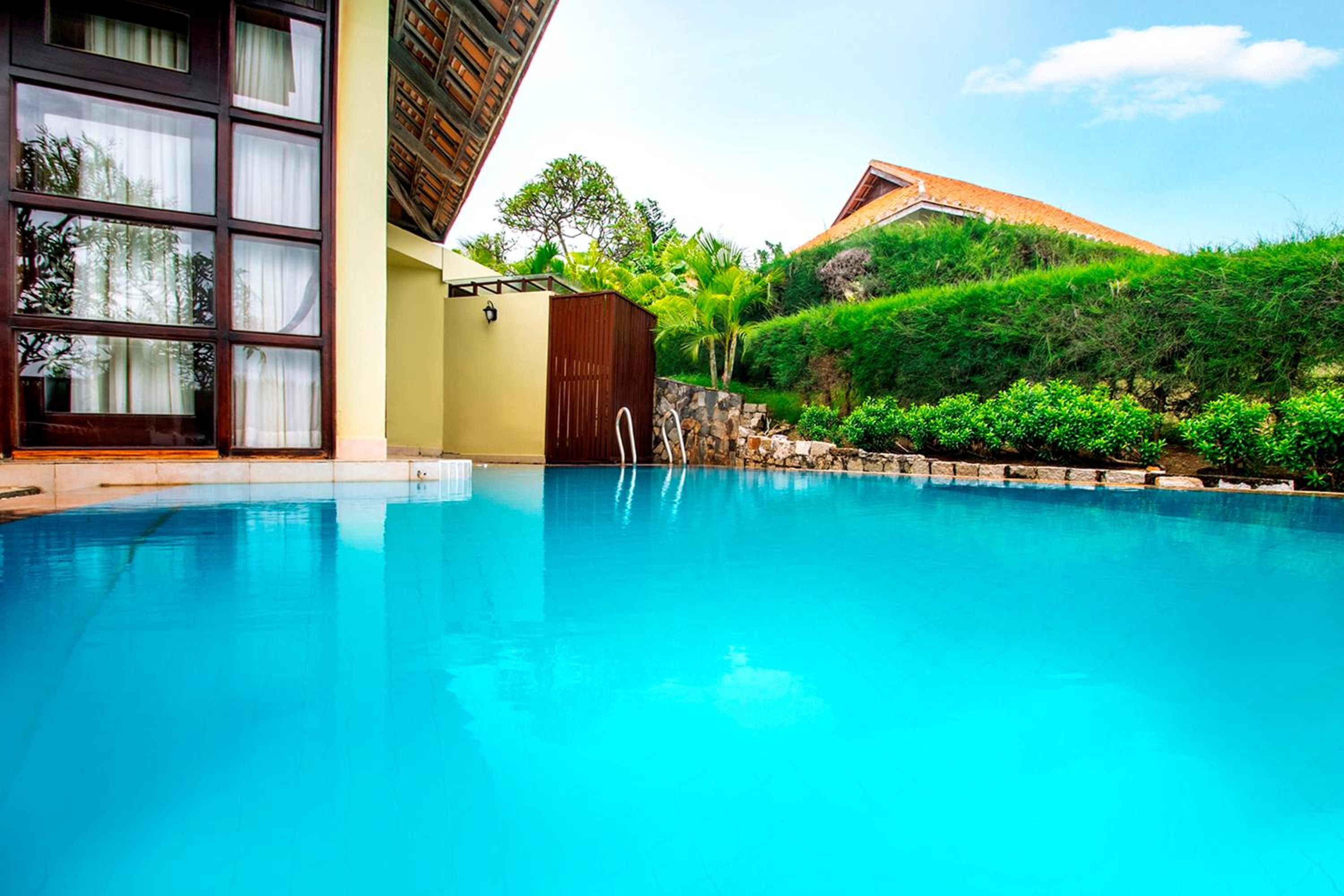 Beach Front Villa with Private Pool - Photo 8