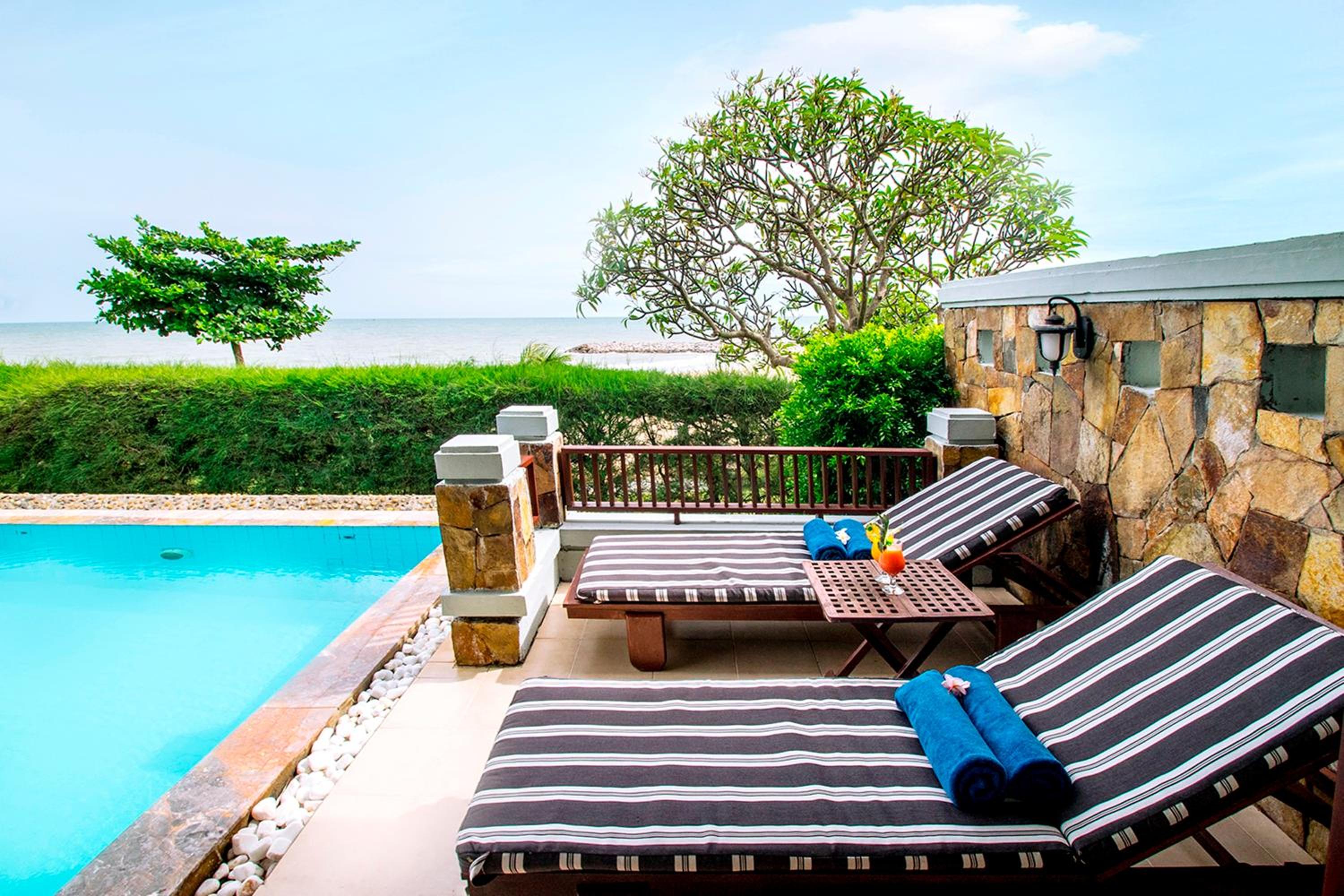 Beach Front Villa with Private Pool - Photo 3