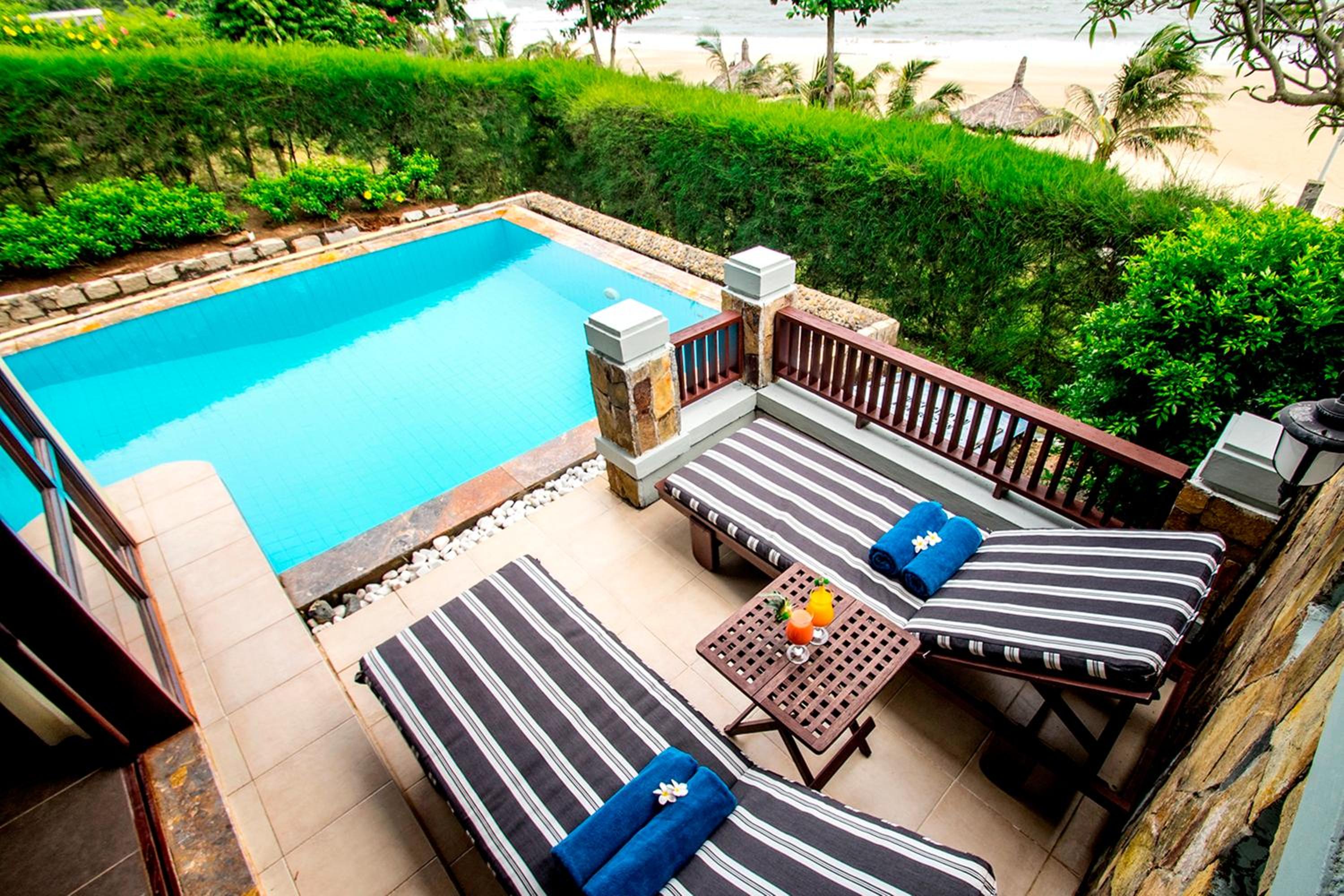 Beach Front Villa with Private Pool - Photo 9