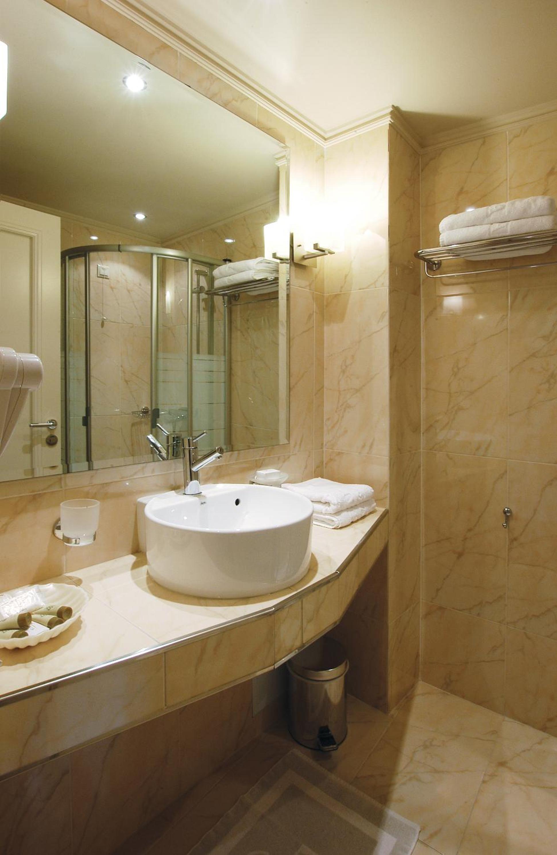 Double or Twin Room photo 3