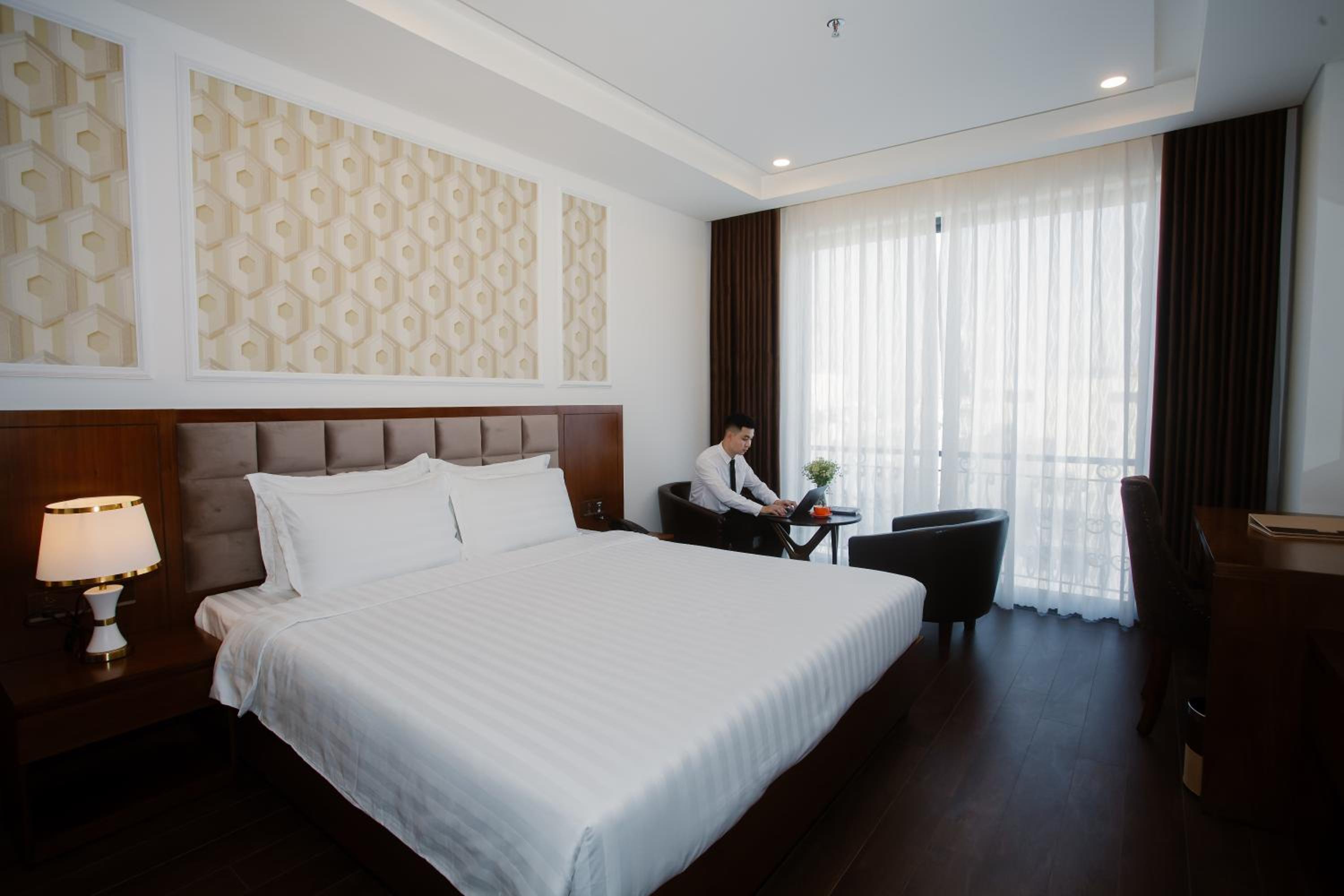 Twin Room with Balcony - Photo 1