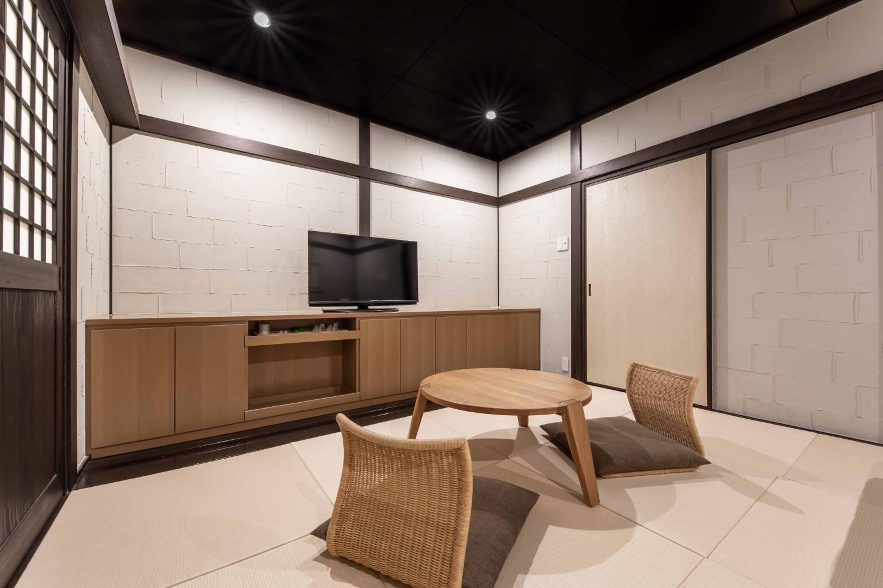 Standard Twin Room with Tatami Area with Semi Open-Air Bath (32㎡) - Photo 3