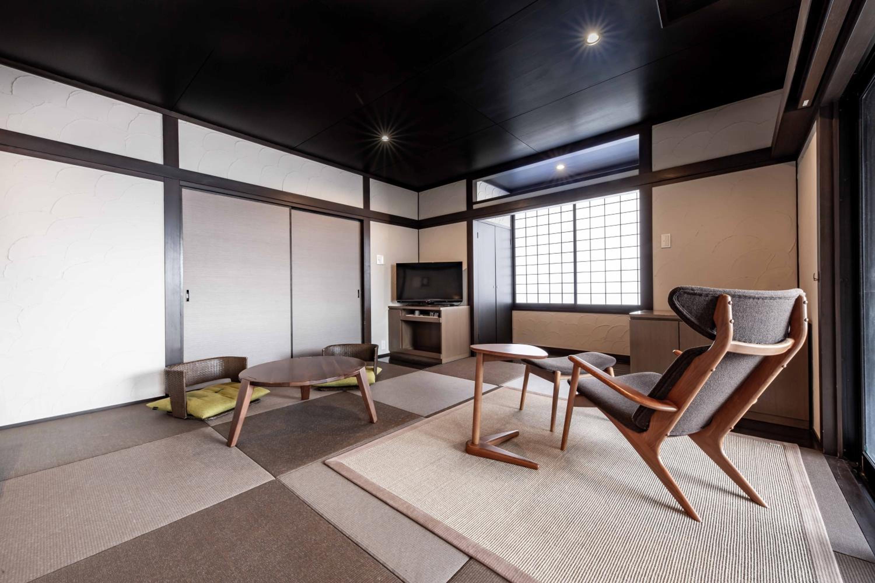 Deluxe Twin Room with Tatami Area with Semi Open-Air Bath - Annex - (61㎡) - Photo 9