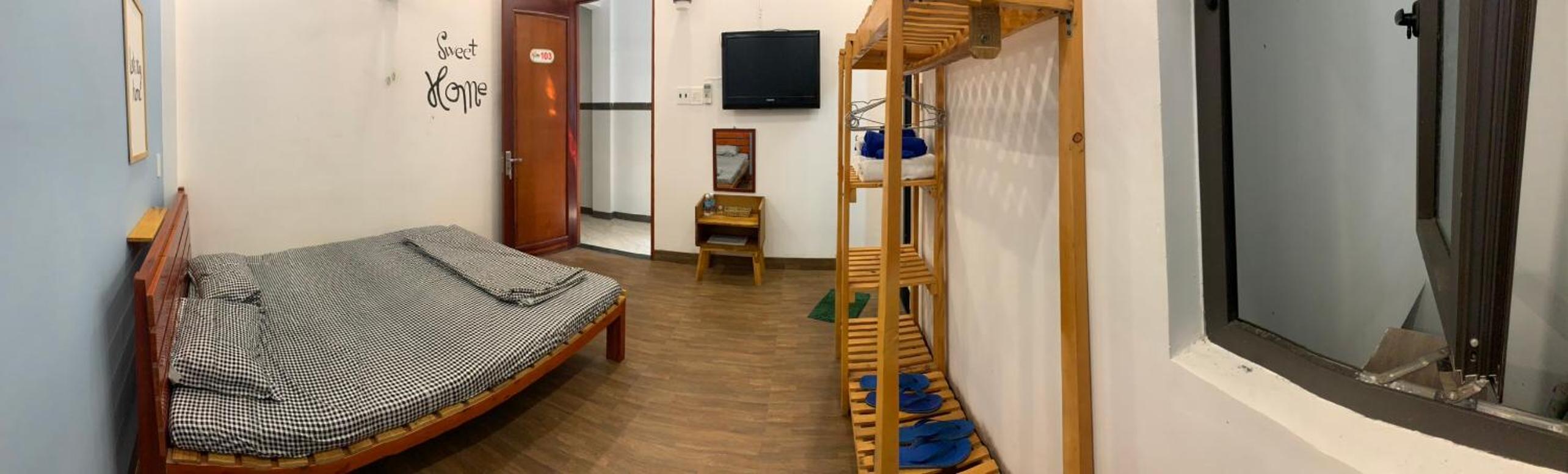 Double Room with Private Bathroom photo 1