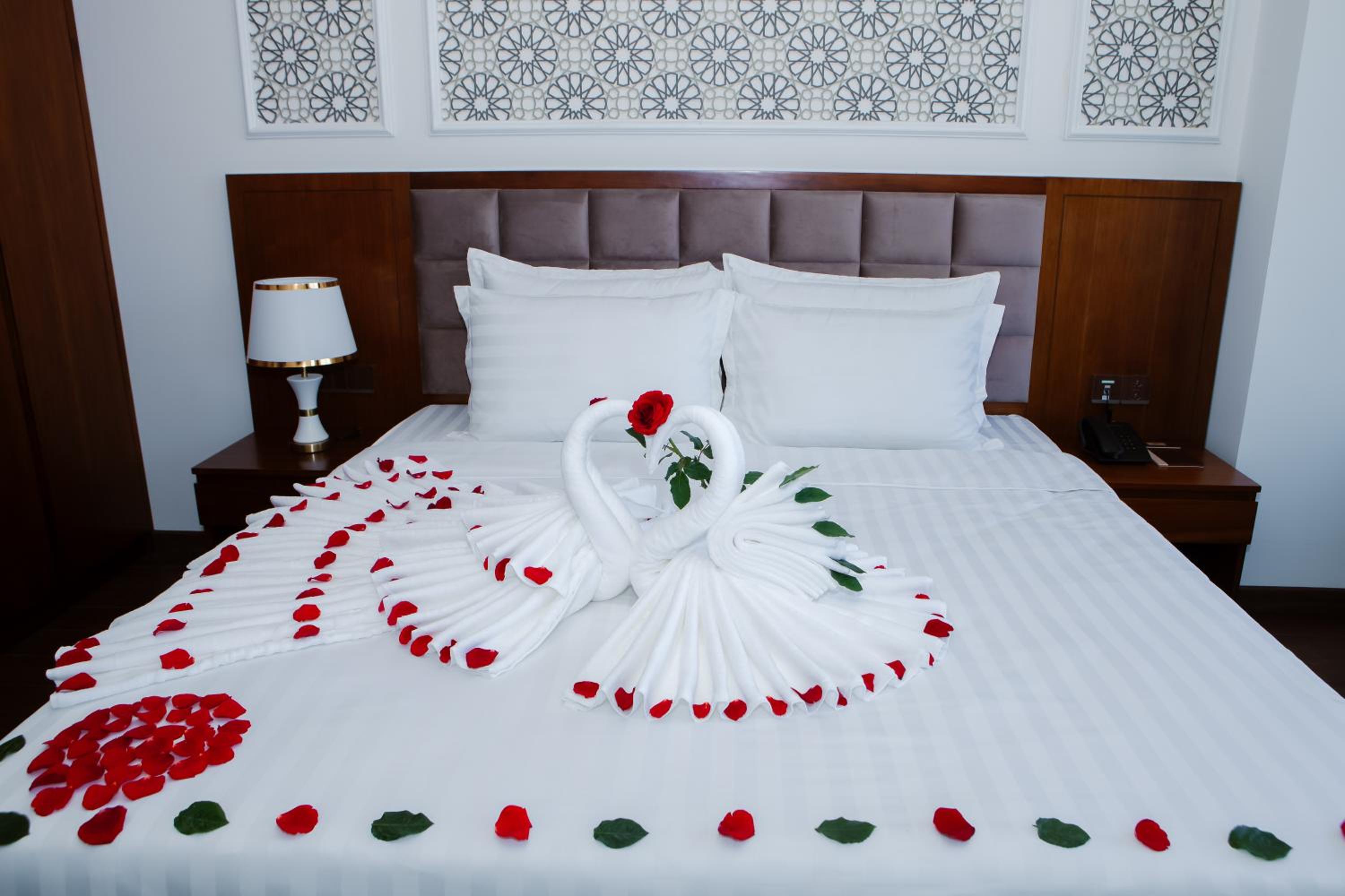 Twin Room with Balcony - Photo 6