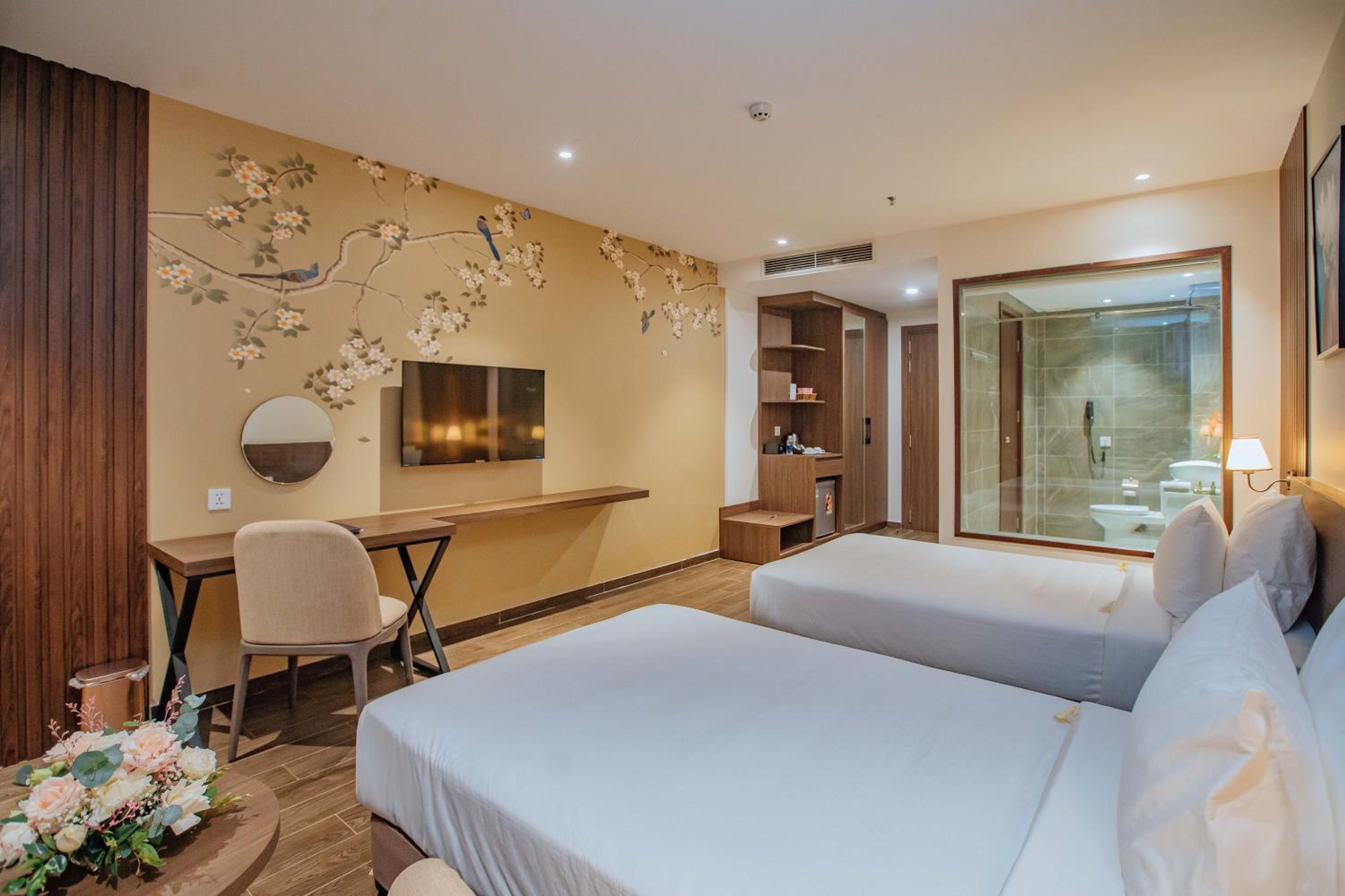 Double or Twin Room with City View photo 3