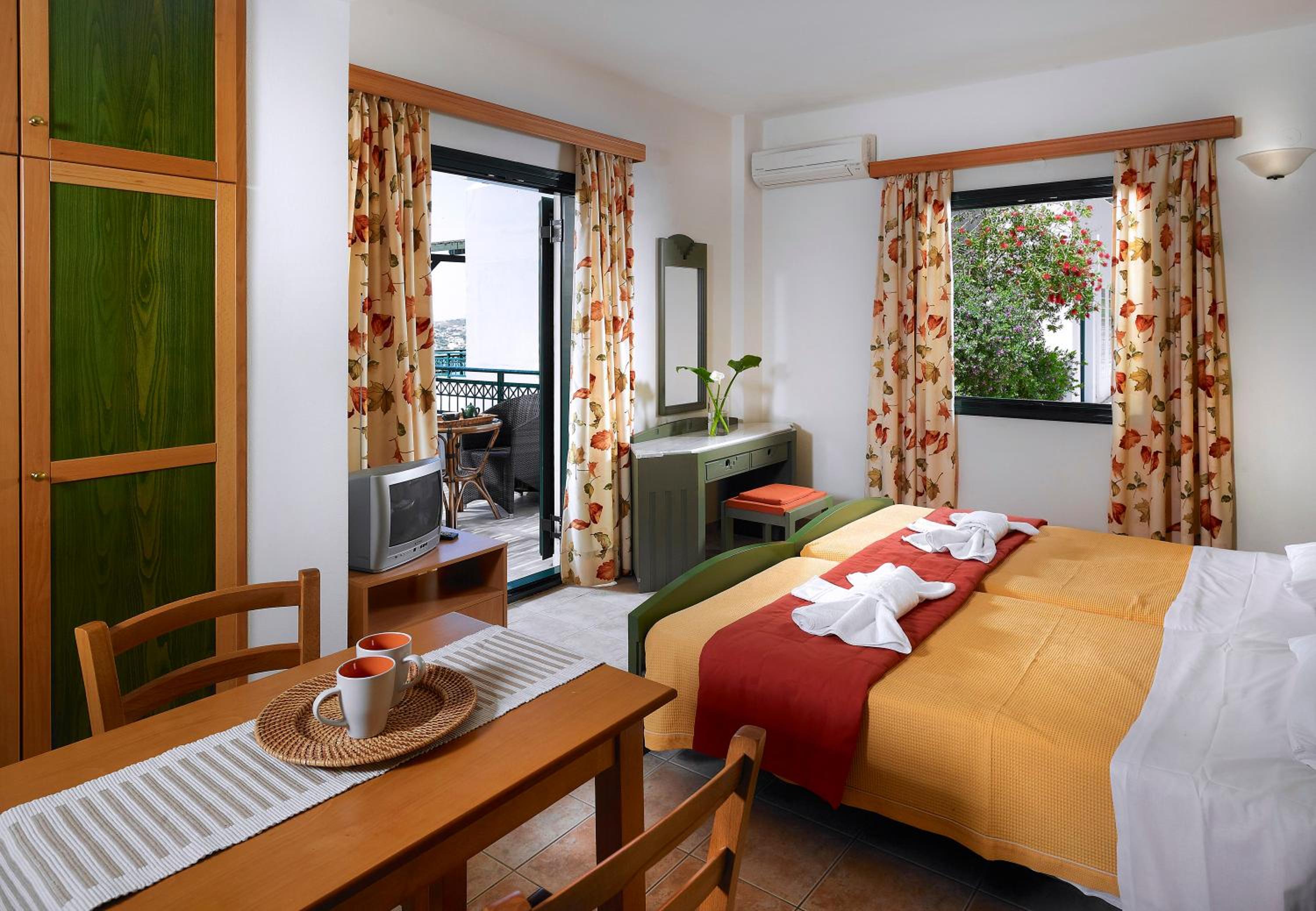 Twin Studio with Sea View - Photo 3