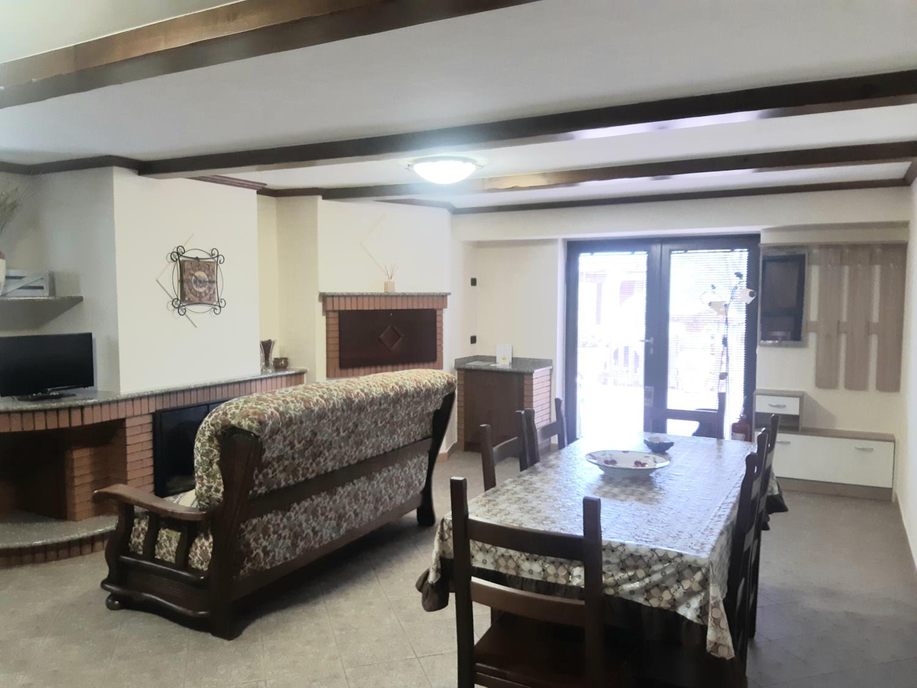 Family Room with Private Bathroom photo 3