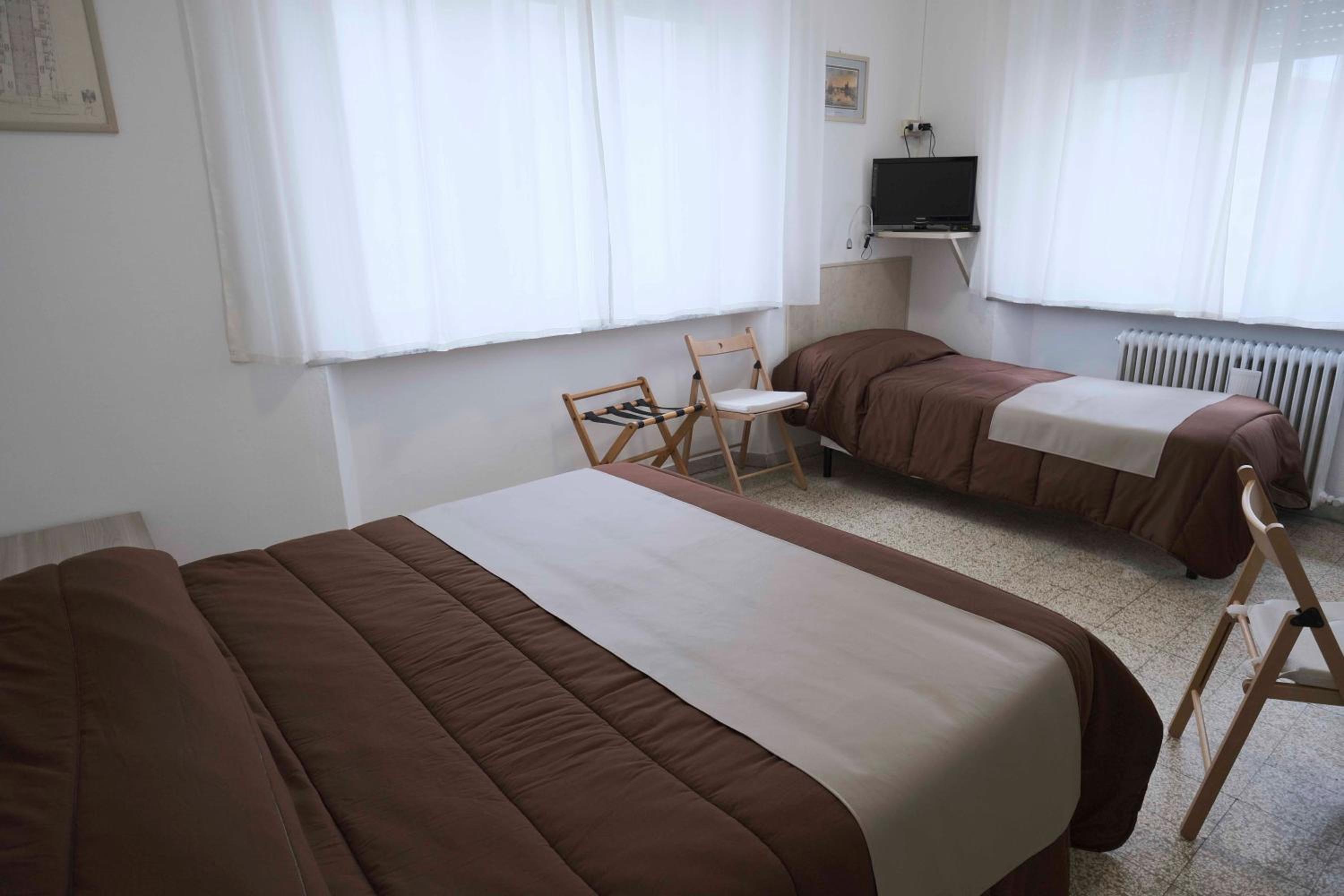 Standard Triple Room photo 2