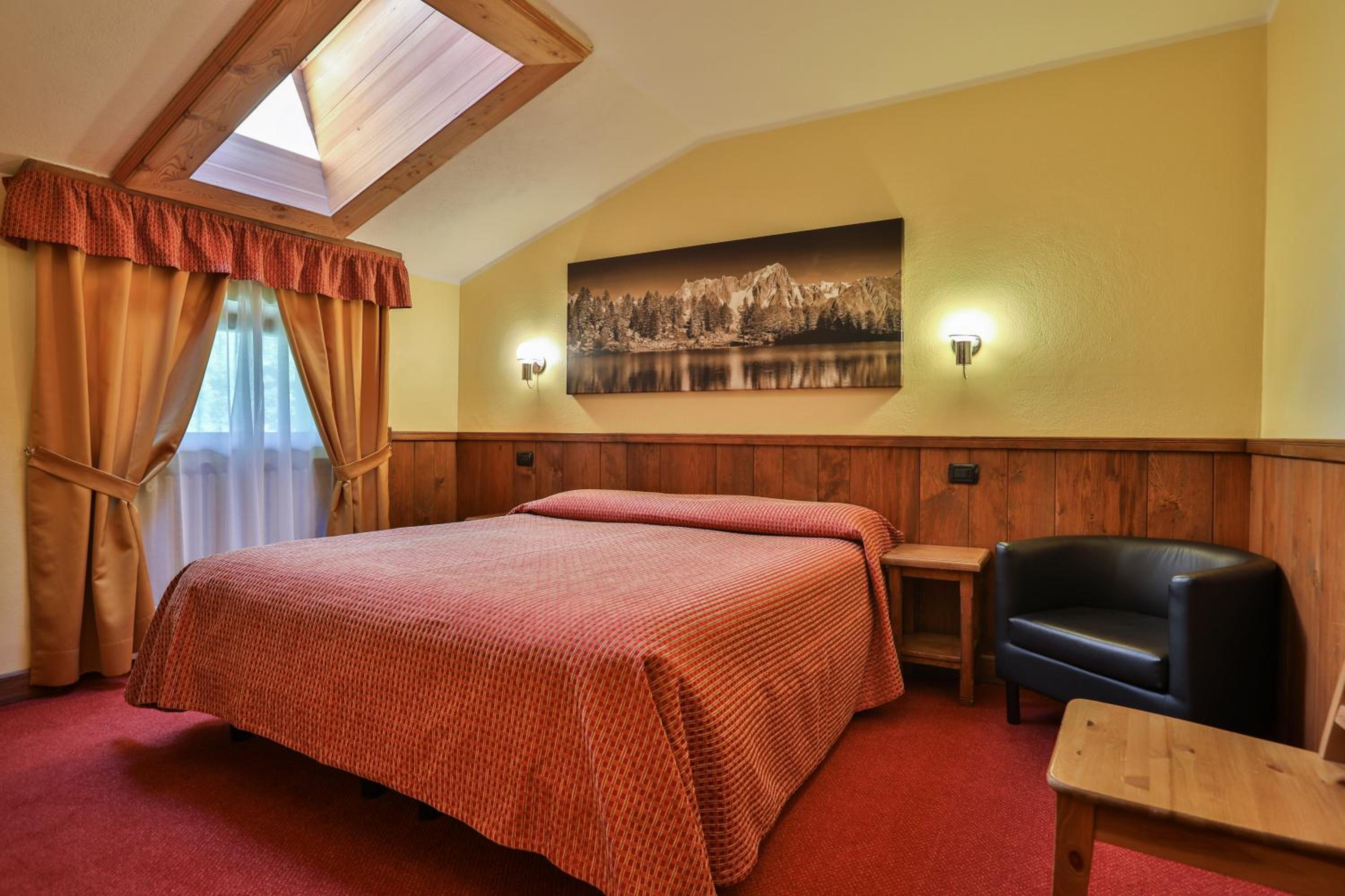 Economy Double Room photo 3