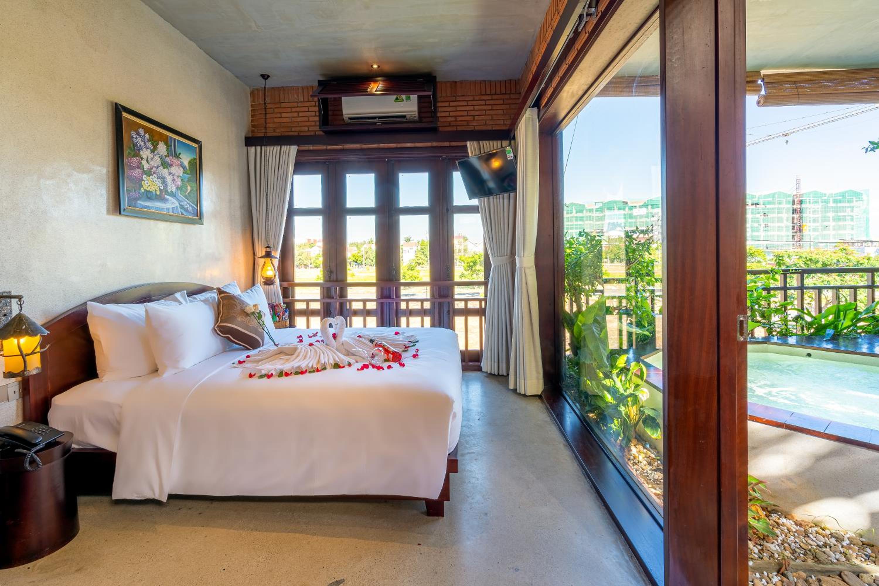 Deluxe King Room