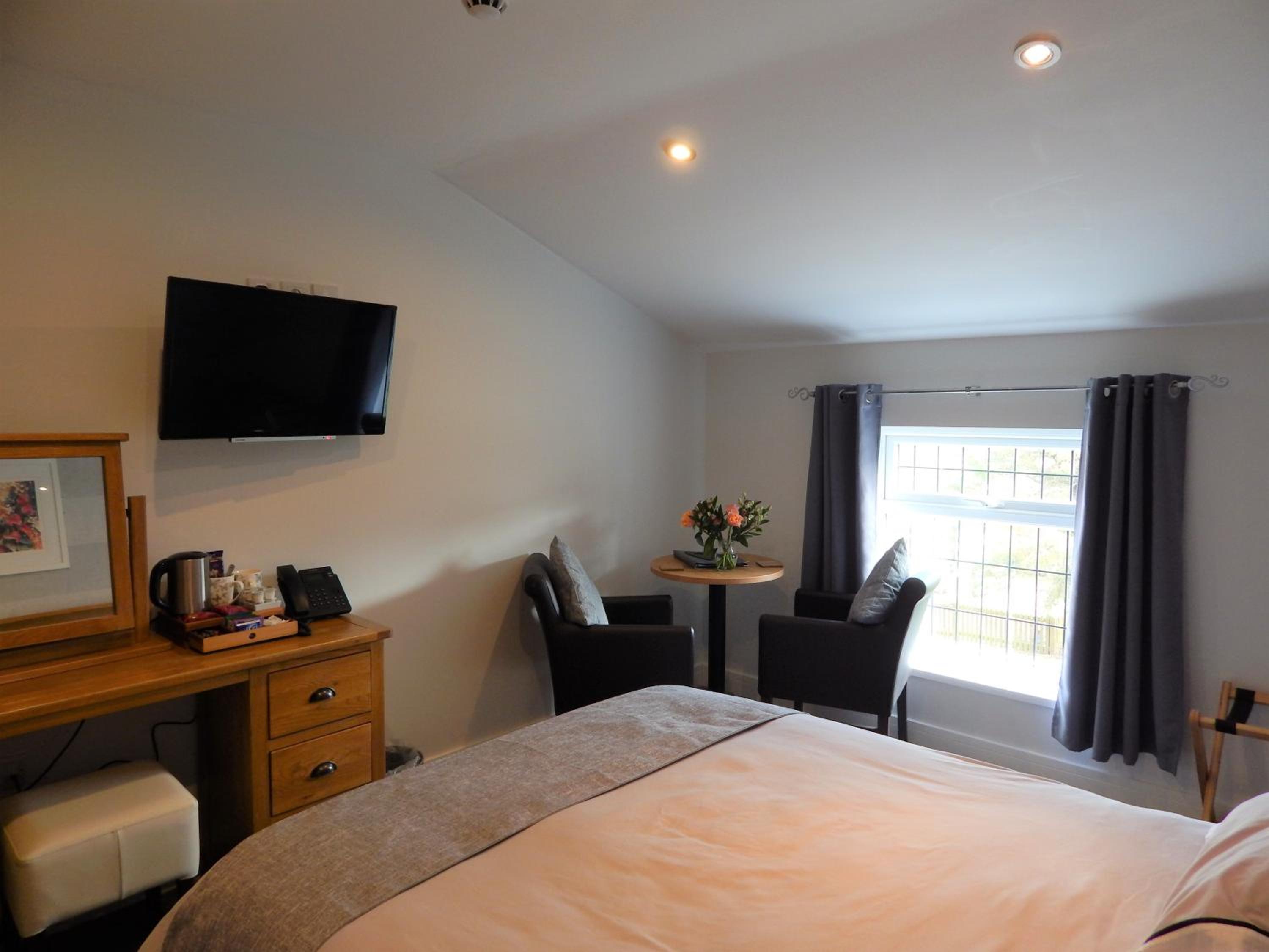 Standard Double Room - Photo 13