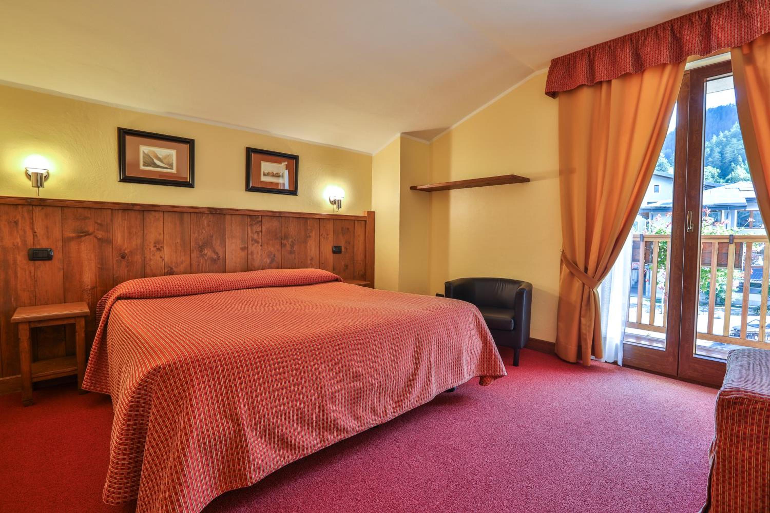 Superior Double or Twin Room with Balcony photo 3
