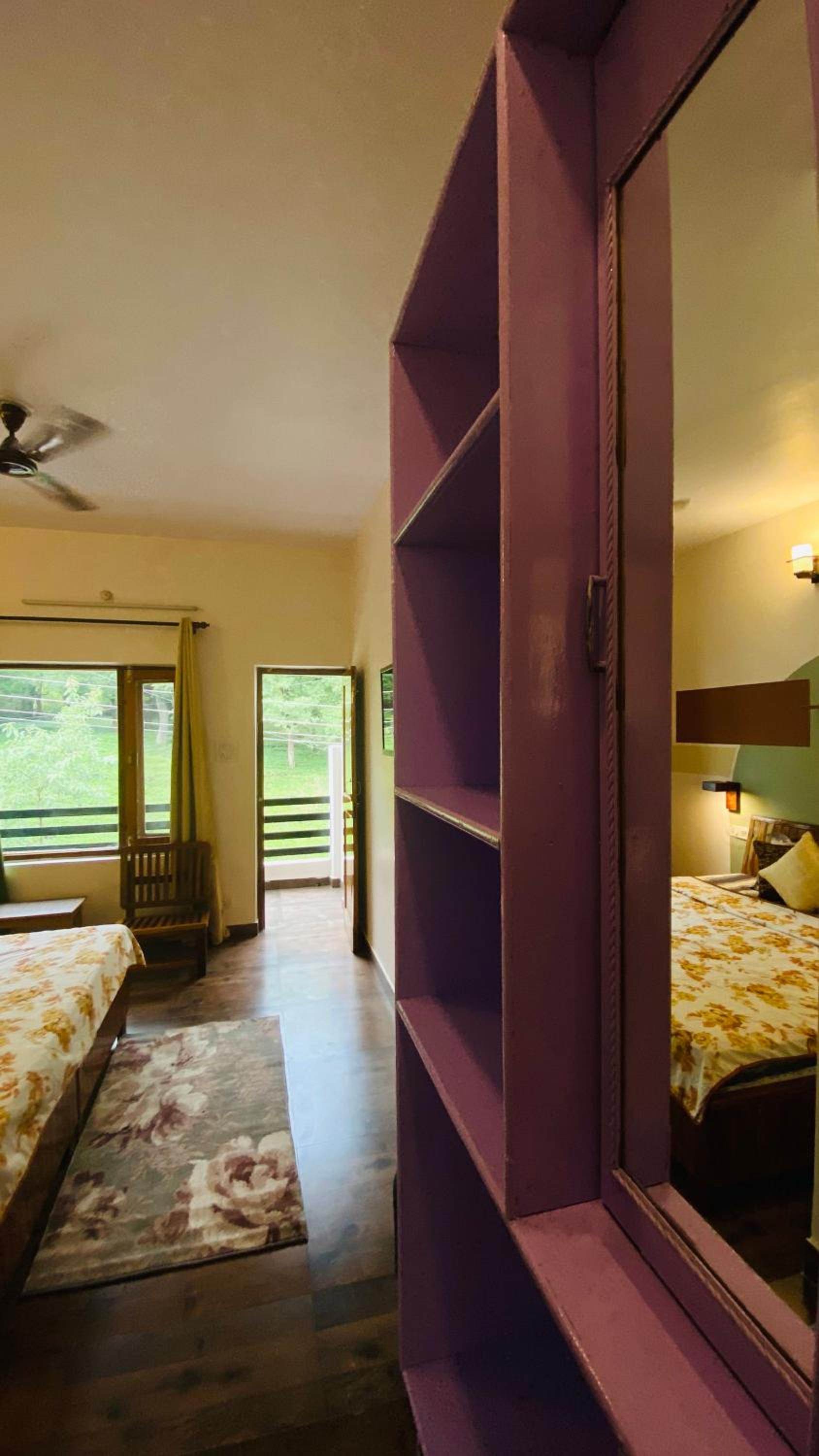 Double Room with Balcony - Photo 2