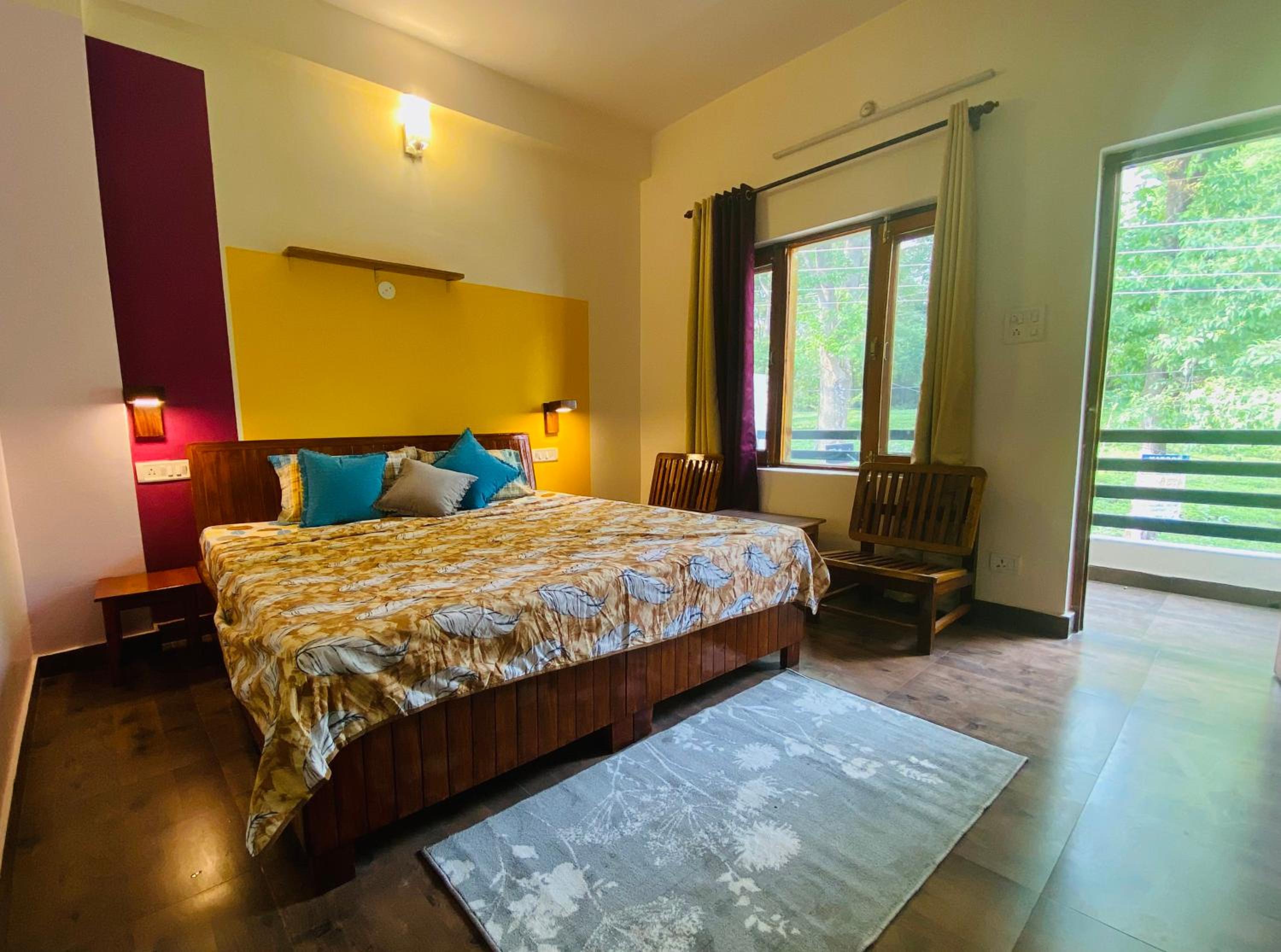Double Room with Balcony - Photo 9