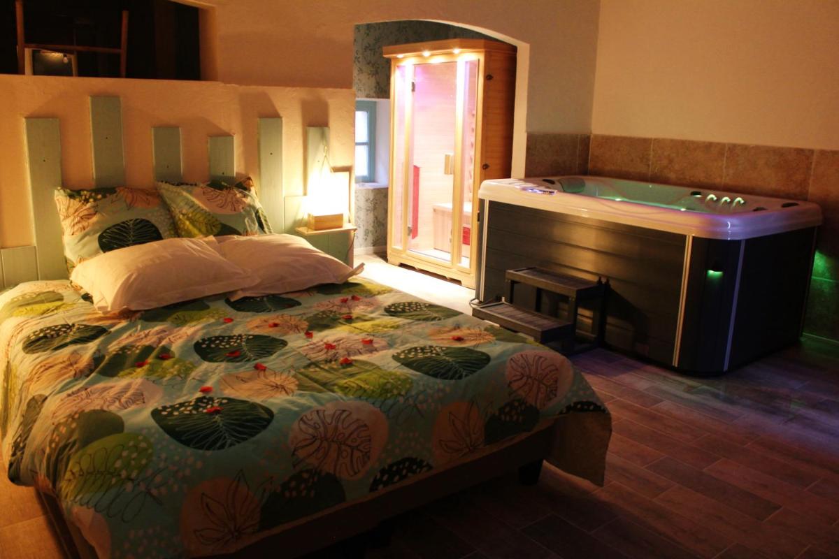 Double Room with Garden View - Photo 2