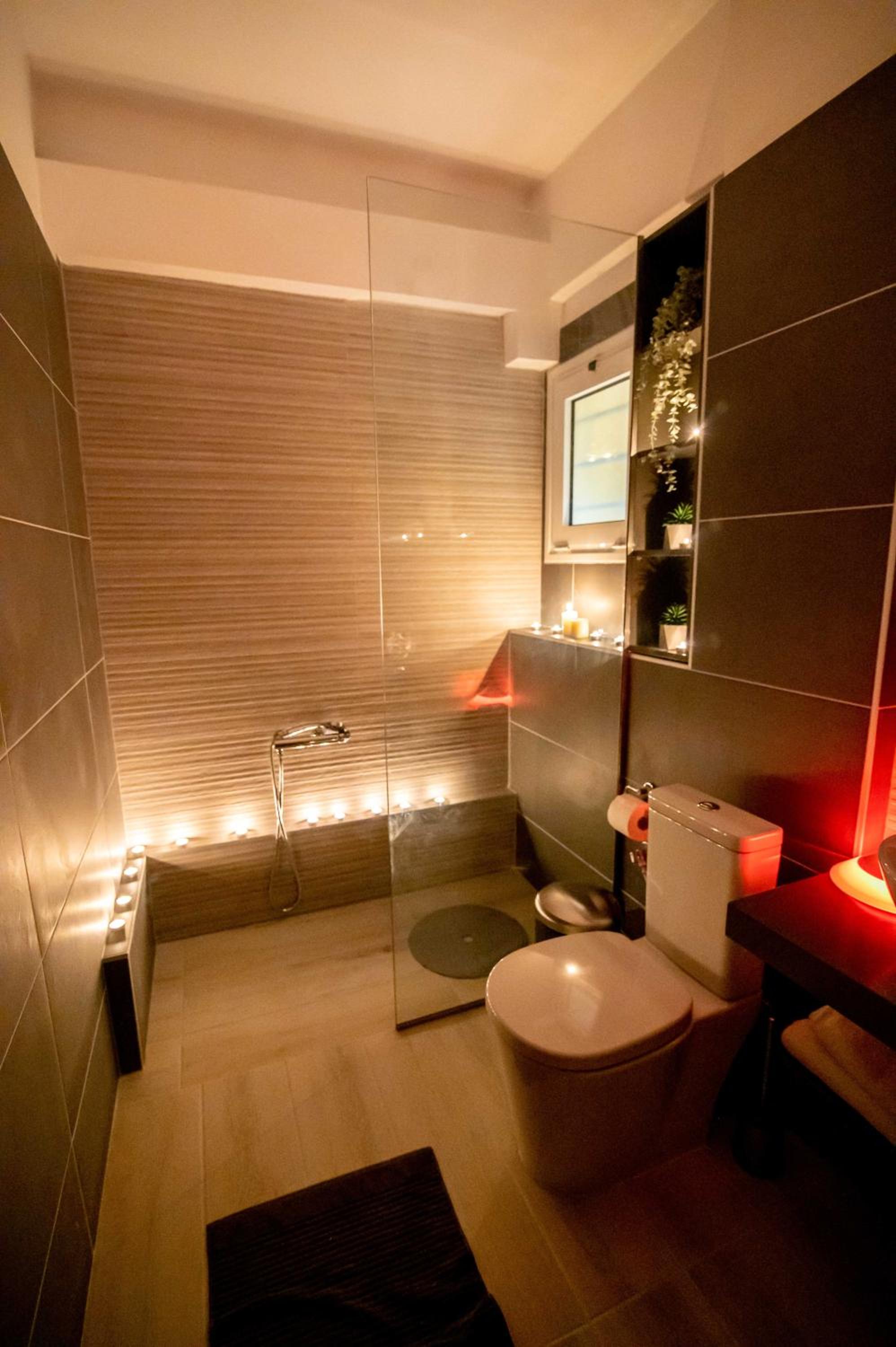 Two-Bedroom Apartment - Photo 2