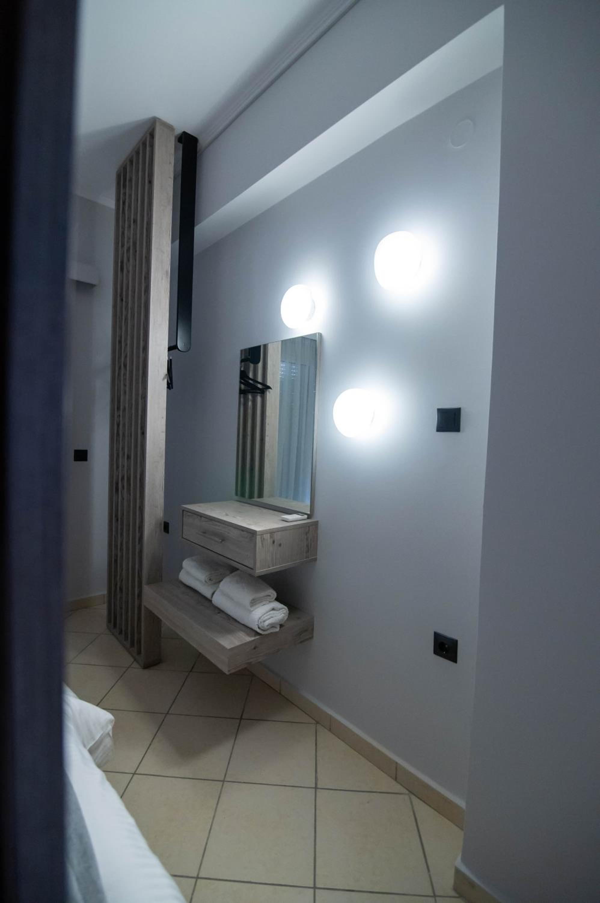 Two-Bedroom Apartment - Photo 23