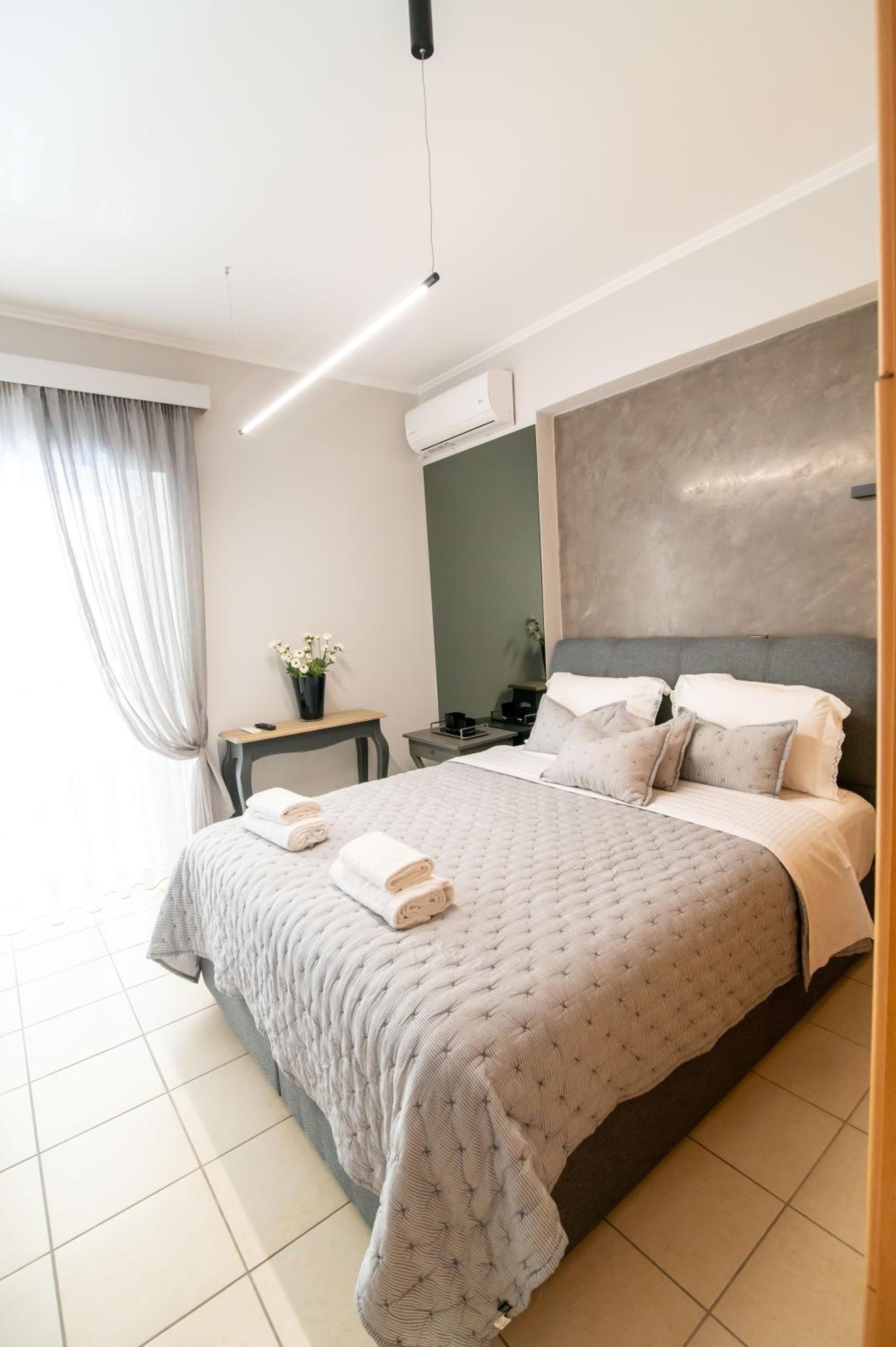 Two-Bedroom Apartment - Photo 30