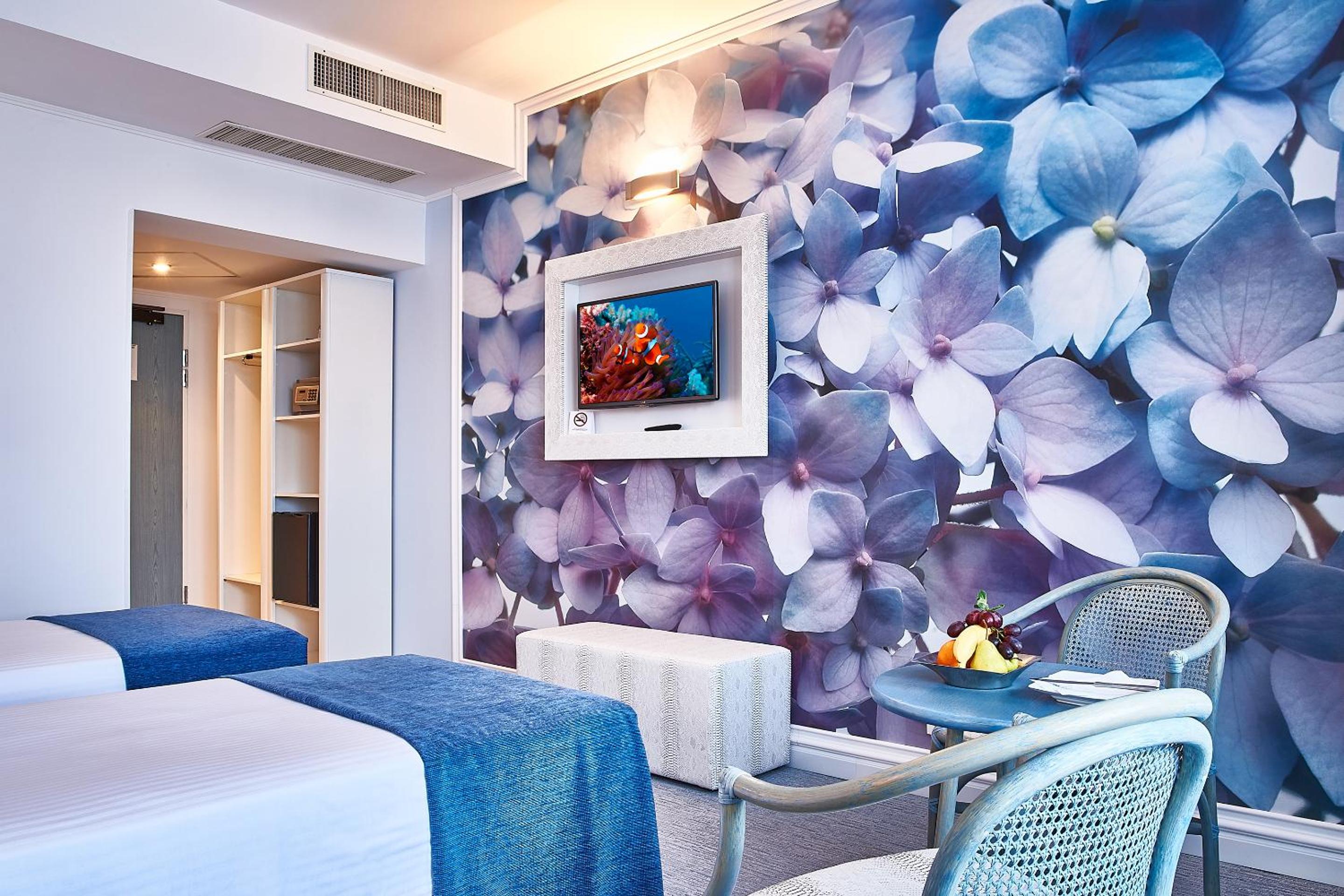 Standard Twin Room - Photo 4