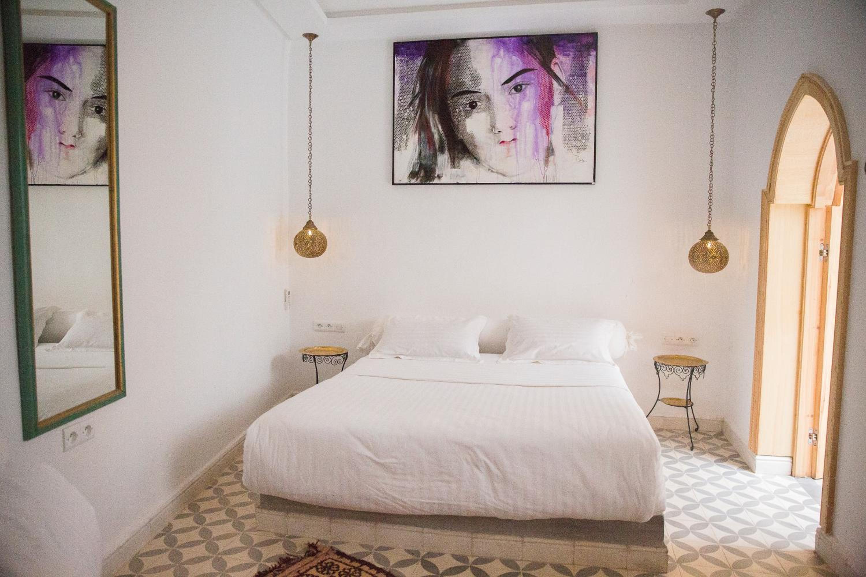 Deluxe Queen Room - Photo 4