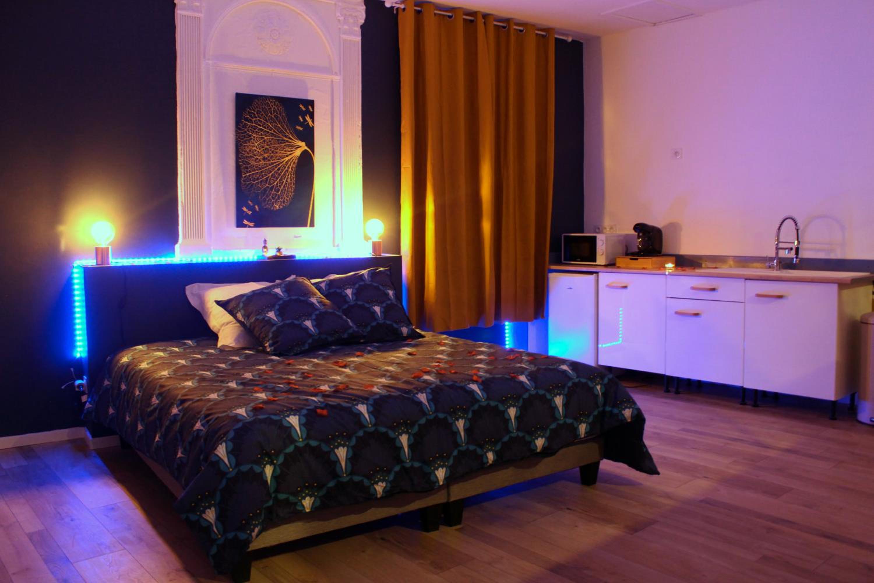 Queen Room with Garden View - Photo 4