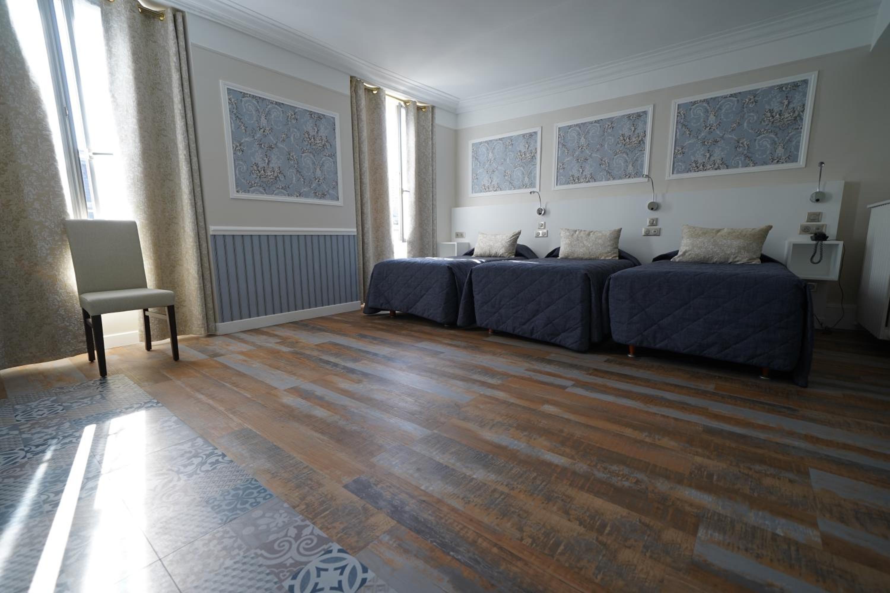 Triple Room with Bath or Shower photo 3