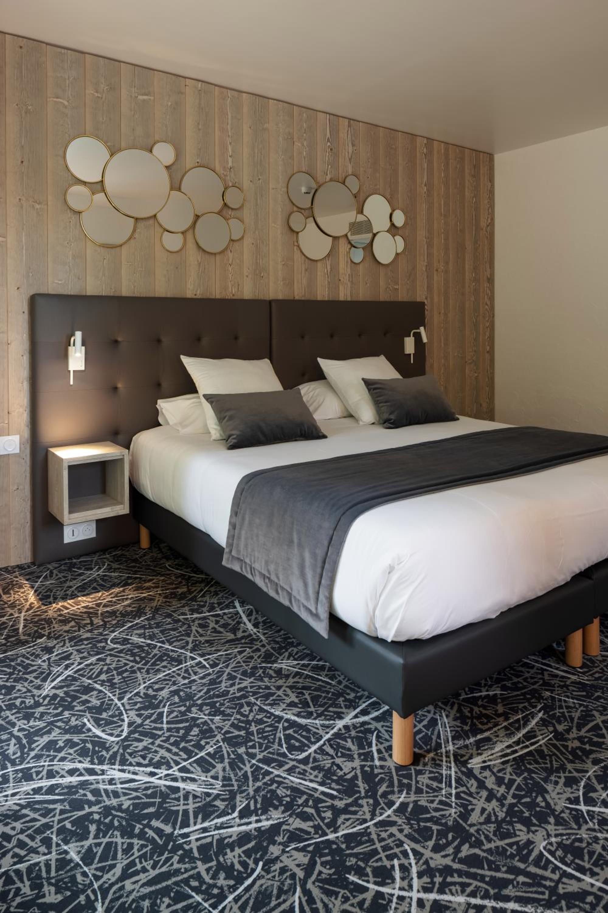 Deluxe Double Room with Shower photo 2